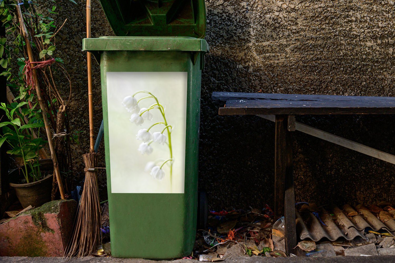 Container, St), Maiglöckchen Mülleimer-aufkleber, Schneeweißes Abfalbehälter Wandsticker MuchoWow Mülltonne, Sticker, (1