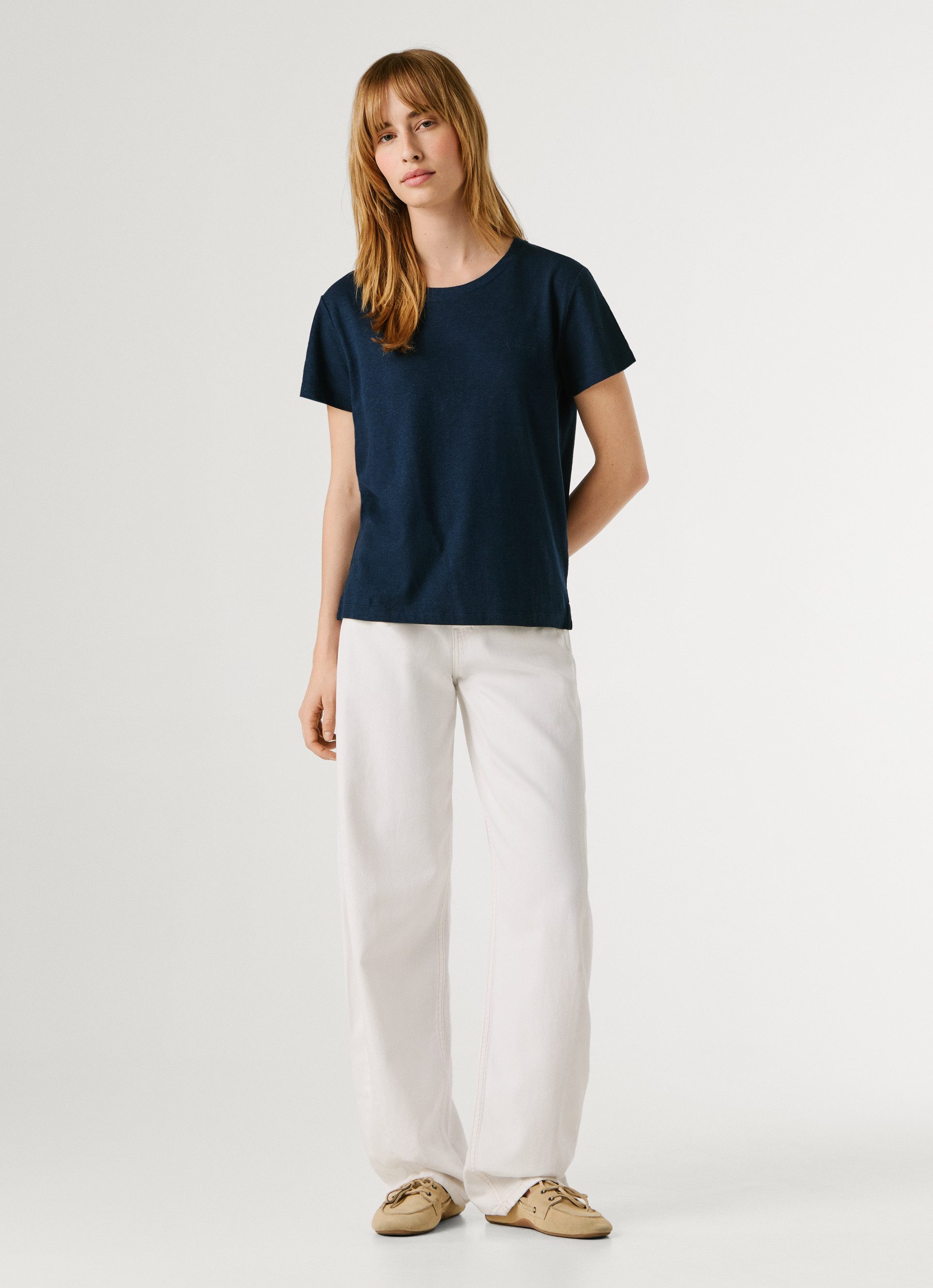 Pepe Jeans T-Shirt MEGAN mit Leinenanteil, Logostickerei auf der Brust