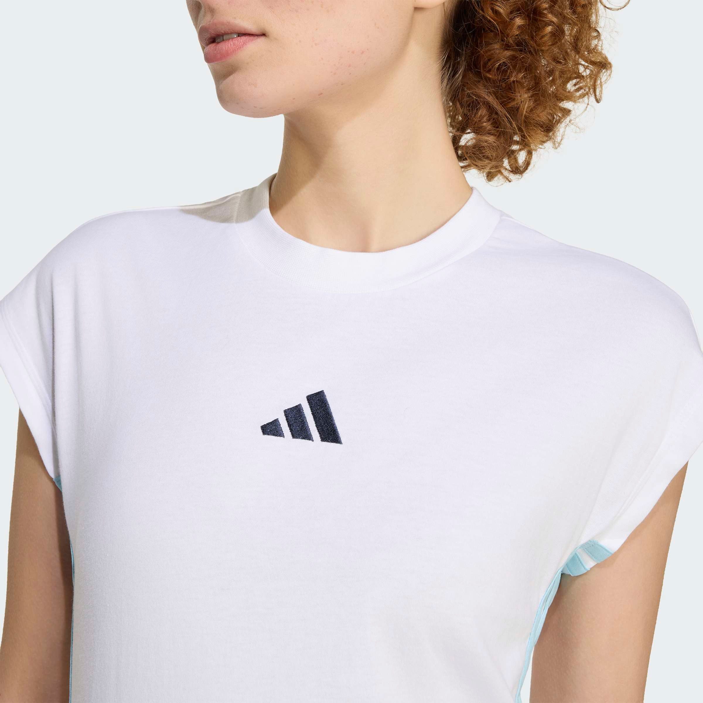 adidas Sportswear T-Shirt ESSENTIALS 3-STREIFEN SINGLE JERSEY sportlicher Stil, in normaler Länge, mit Rundhalsausschnitt – Bild 4 von 5