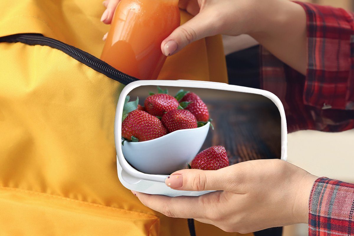 MuchoWow Lunchbox Erdbeere - für Brotdose, für - weiß Jungs Kunststoff, und (2-tlg), Obst, Brotbox Mädchen Kinder Erwachsene, und Schale