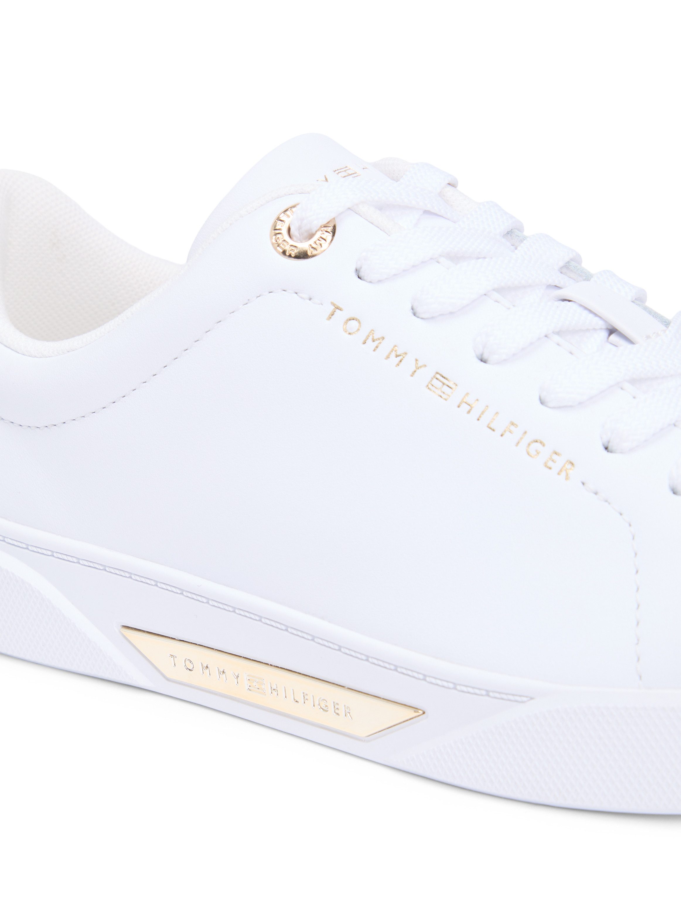 Tommy Hilfiger ESSENTIAL CHIC COURT SNEAKER Plateausneaker, Freizeitschuh, Halbschuh, Schnürschuh, Logo-Applikation im Plateau