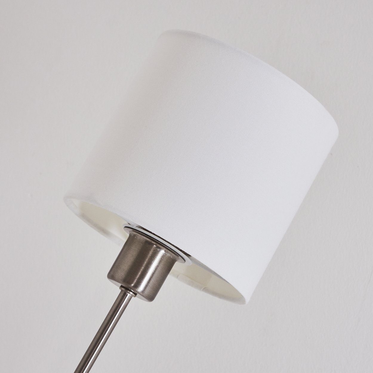 hofstein Stehlampe »Costa« runde Bodenlampe aus Metall, Nickel-matt, weiße Stoffschirme, ohne Leuchtmittel, Standlampe, 3xE14, mit Fußschalter am Kabel – Bild 3 von 5