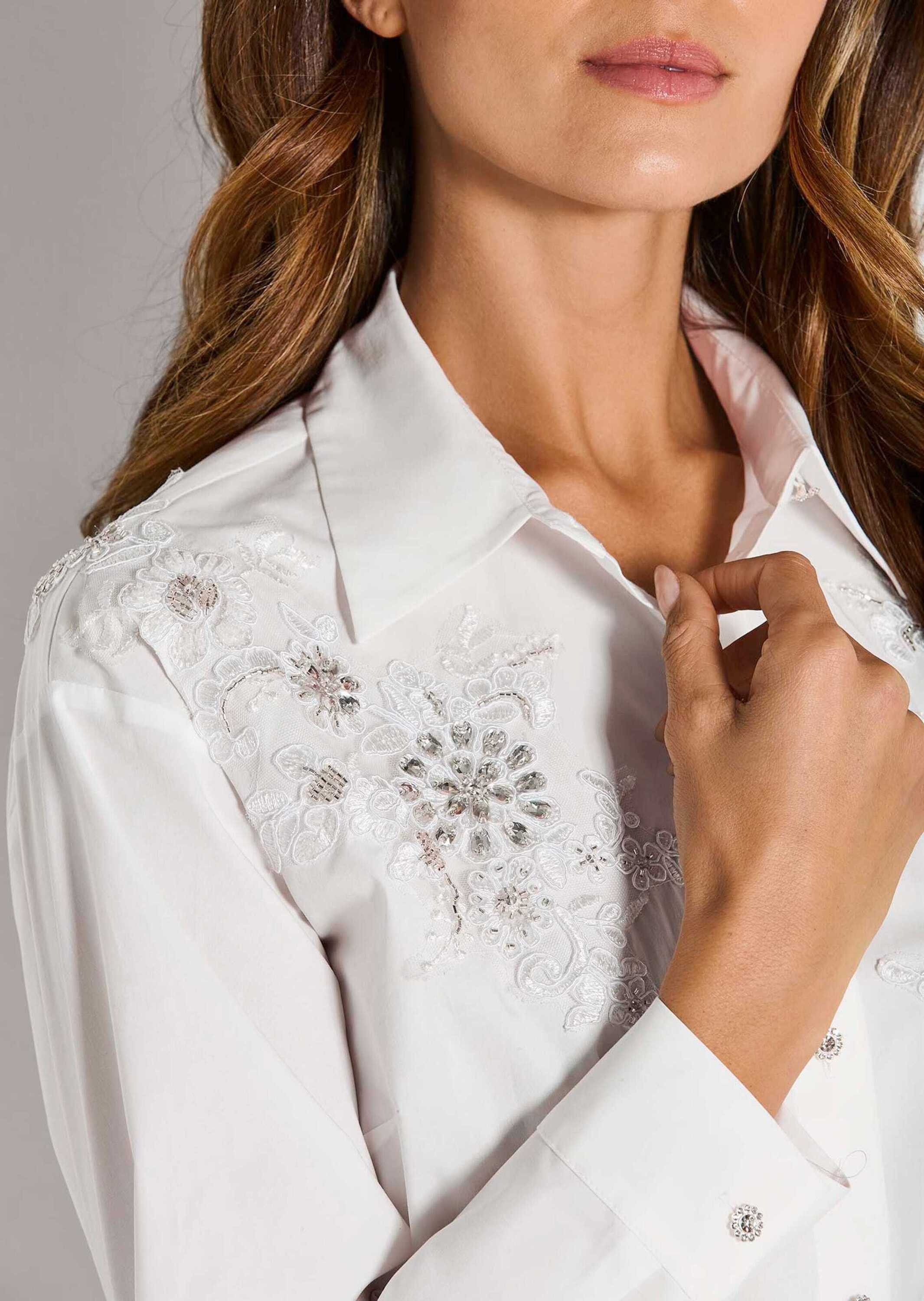 MADELEINE Langarmbluse Elegante Bluse mit Zierperlen Hemdkragen, Spitzenapplikationen, Schmuckknöpfe, Langarm