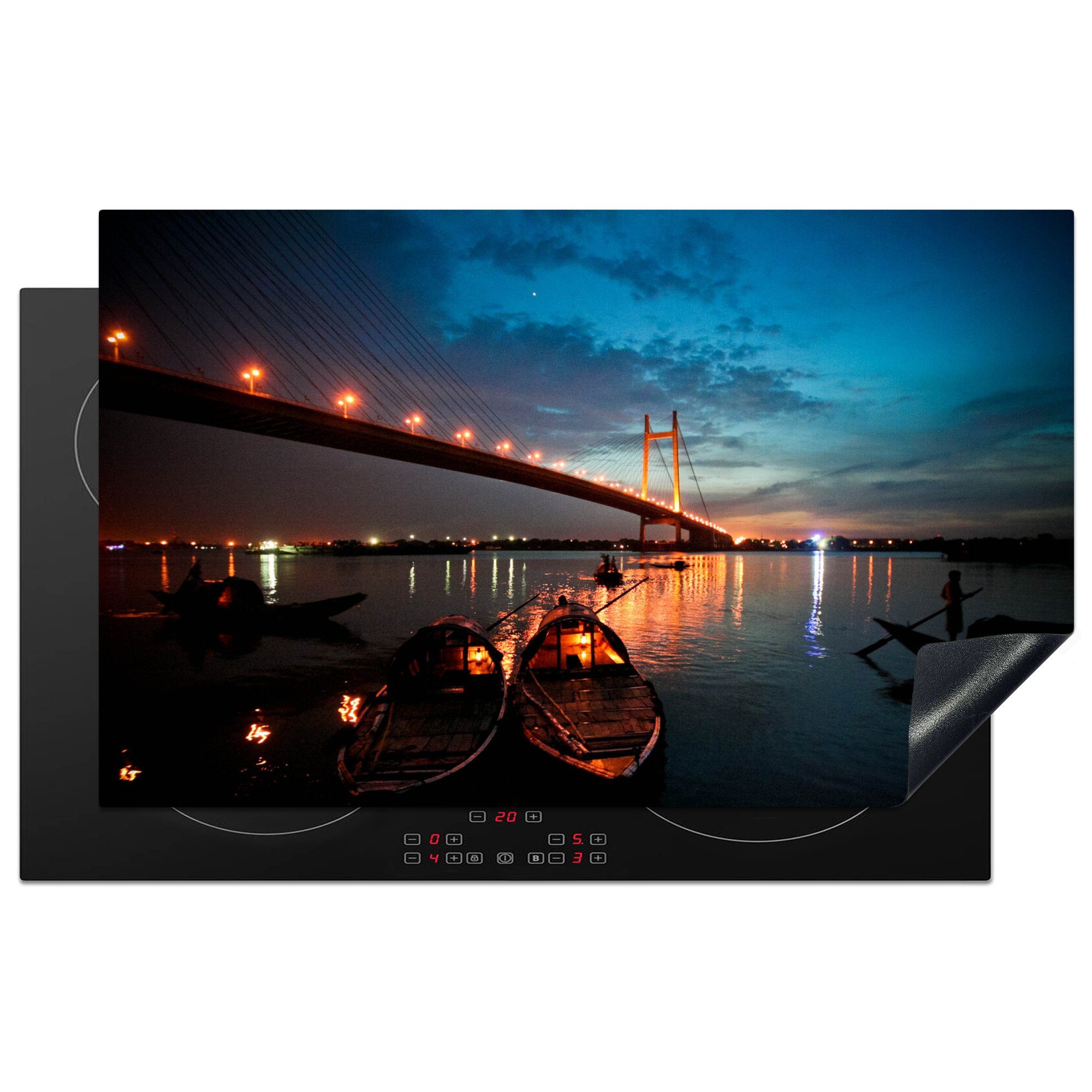 MuchoWow Herdblende-/Abdeckplatte Riesige Brücke von Kalkutta am Abend in Indien beleuchtet, Vinyl, (1 tlg), 83x51 cm, Ceranfeldabdeckung, Arbeitsplatte für küche