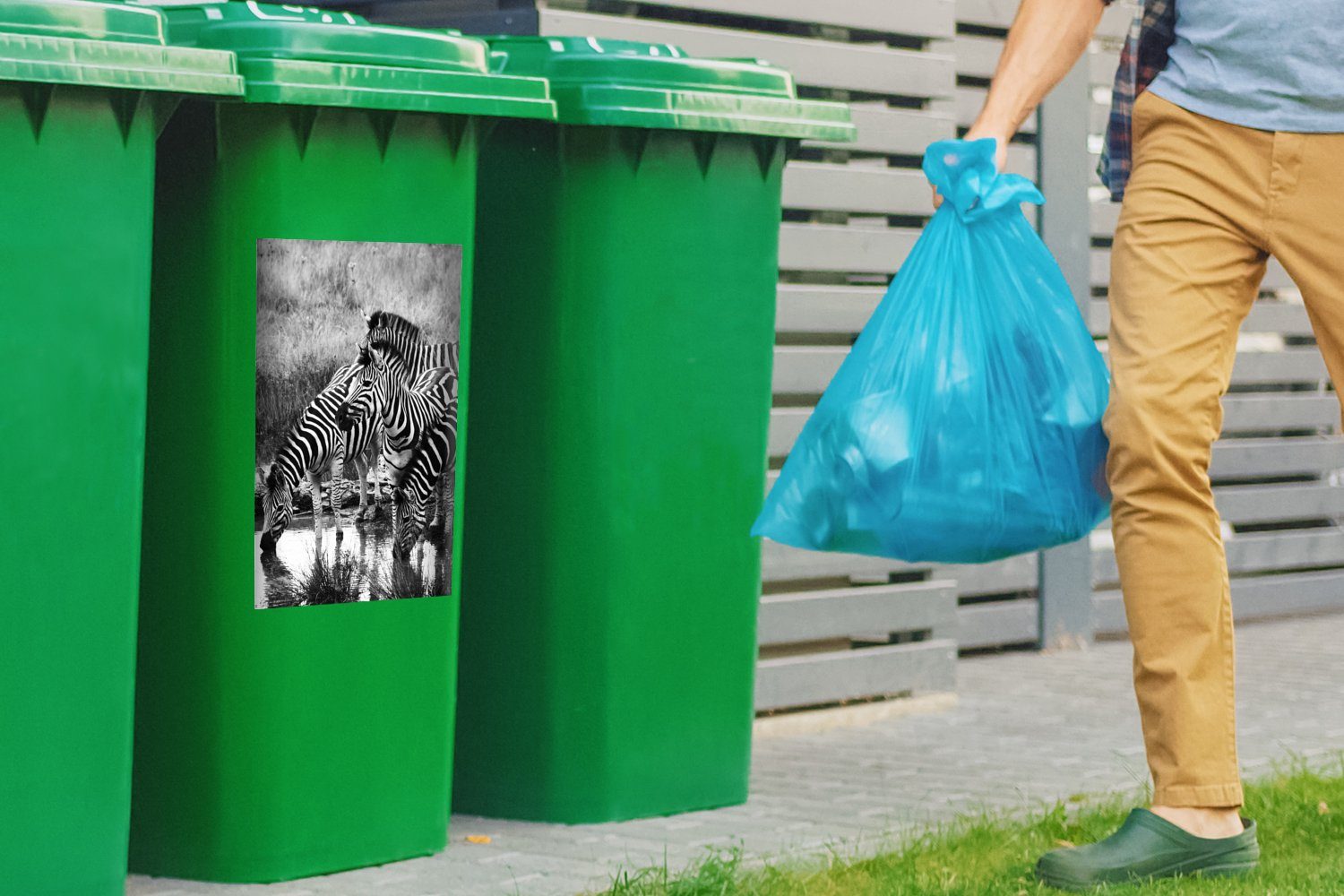 Zebras Wandsticker Trinkende Mülltonne, Abfalbehälter Sticker, St), Mülleimer-aufkleber, Container, (1 MuchoWow