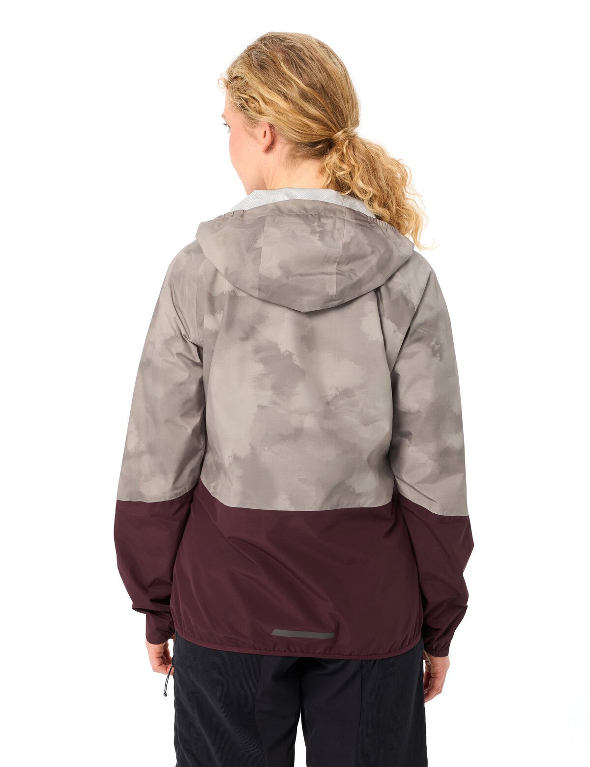 VAUDE Fahrradjacke Women's Loamer Rain Jacket (1-St) vielseitig einsetzbare Regenjacke, leicht und kompakt