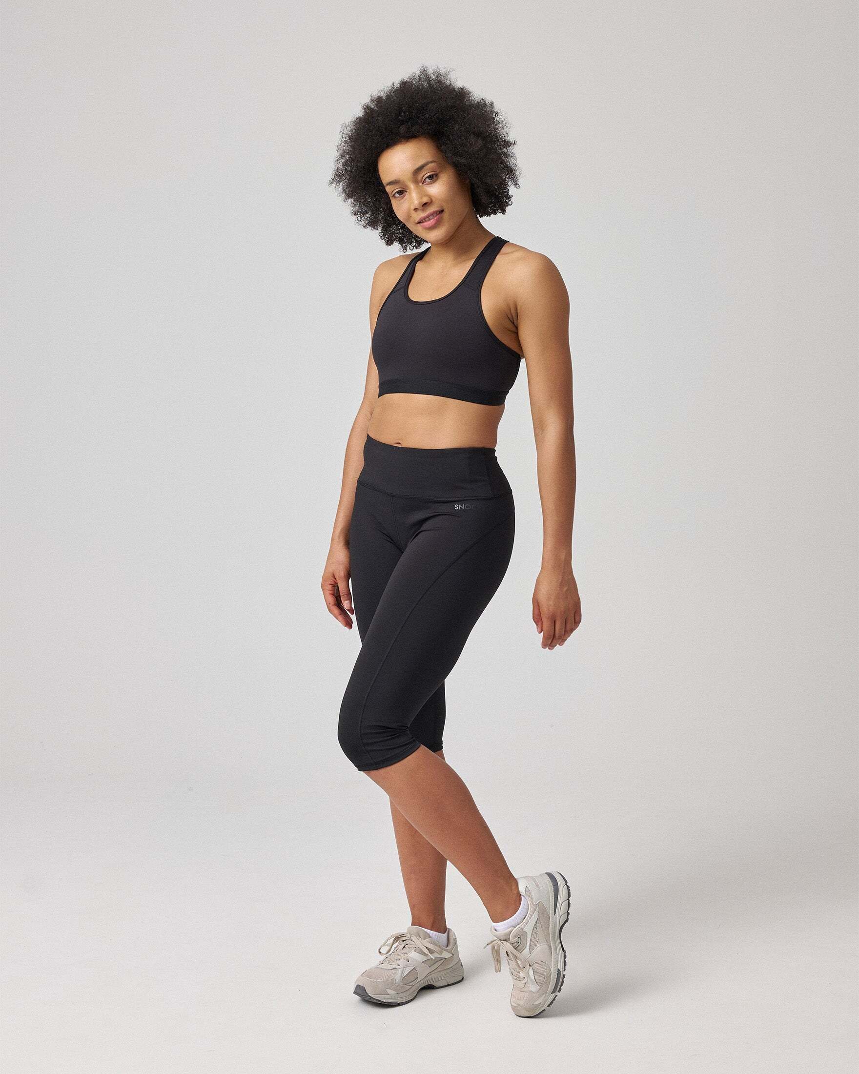 SNOCKS Sporthose Capri Sporthose (1-tlg) aus atmungsaktivem Material mit Schlüsselfach im Bund