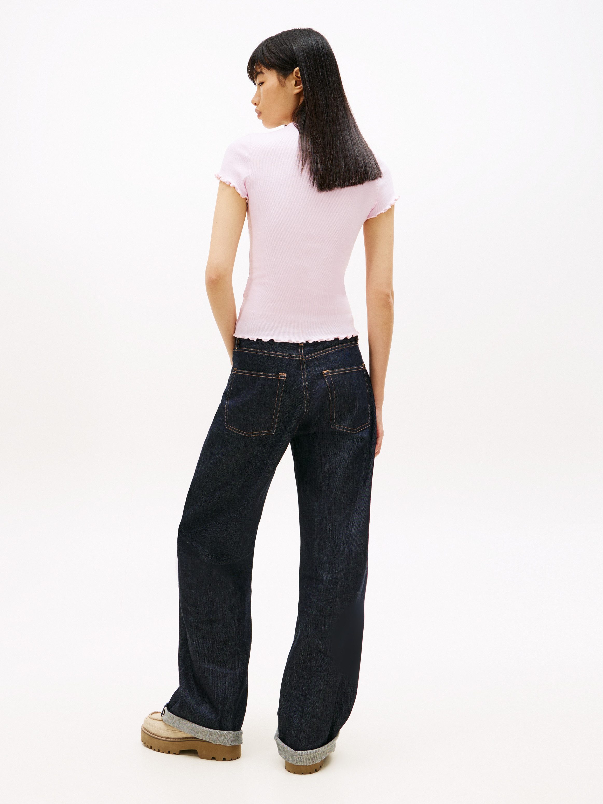 Tommy Jeans T-Shirt TJW SLIM LETTUCE EDGE RIB SS mit gerippter Struktur – Bild 5 von 5