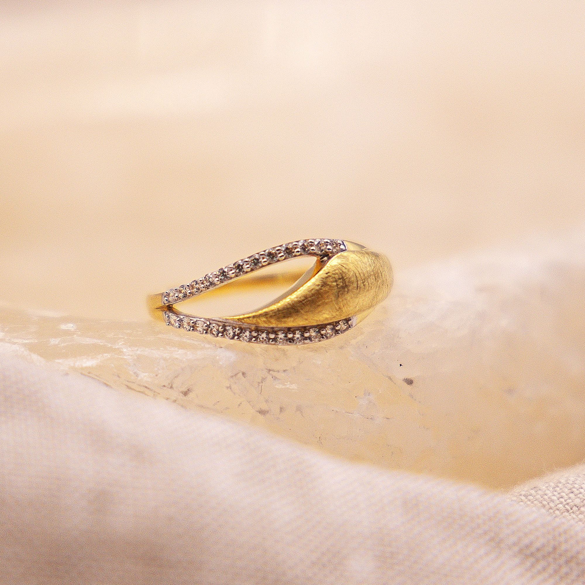Fascination by Ellen K. Fingerring 585 Gold zweifarbig mit 24x Zirkonia weiß