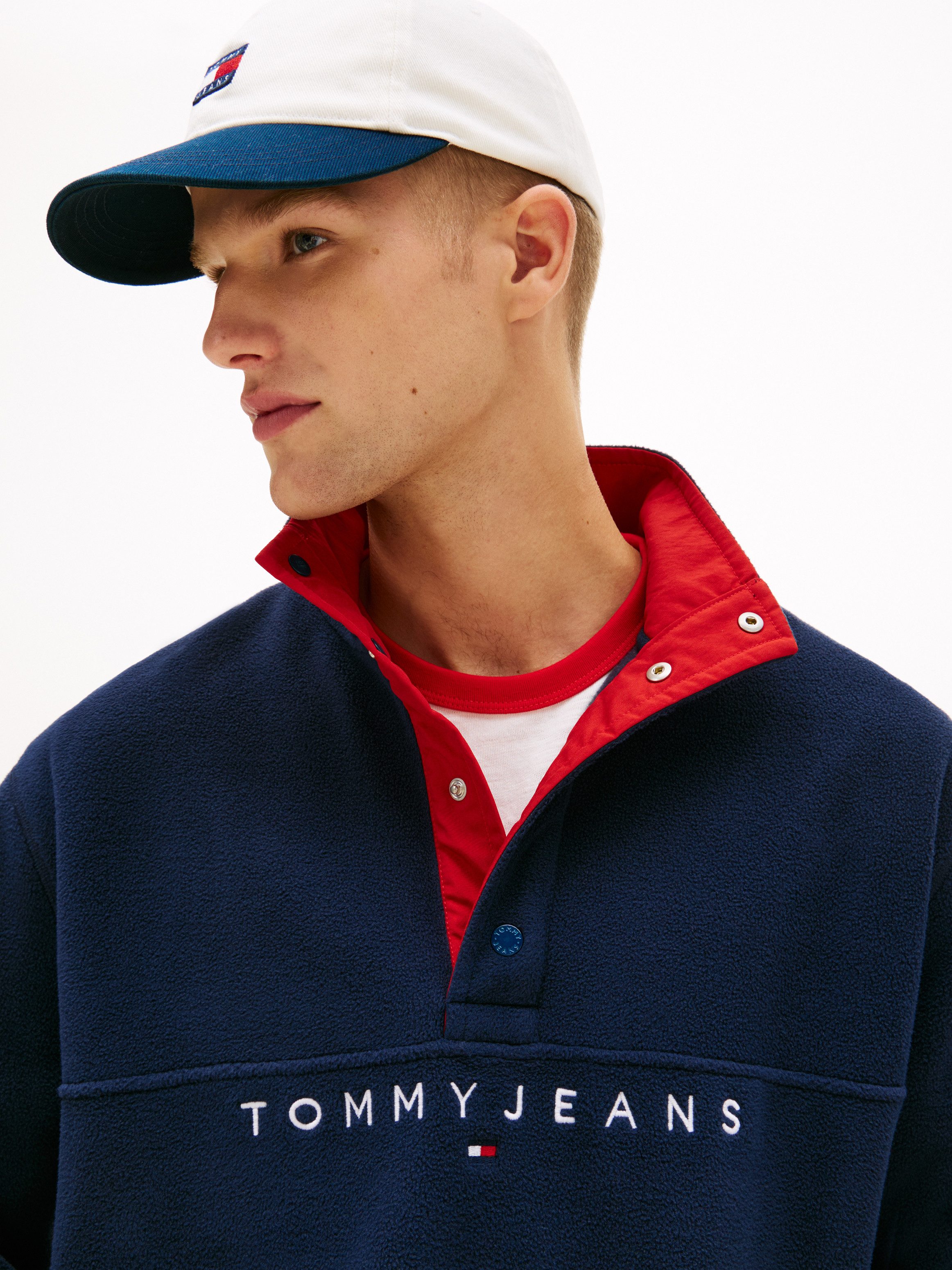 Tommy Jeans Fleecepullover RRELAXED POP LINEAR MOCK POLAR FLEECE Relaxed fit mit Stehkragen