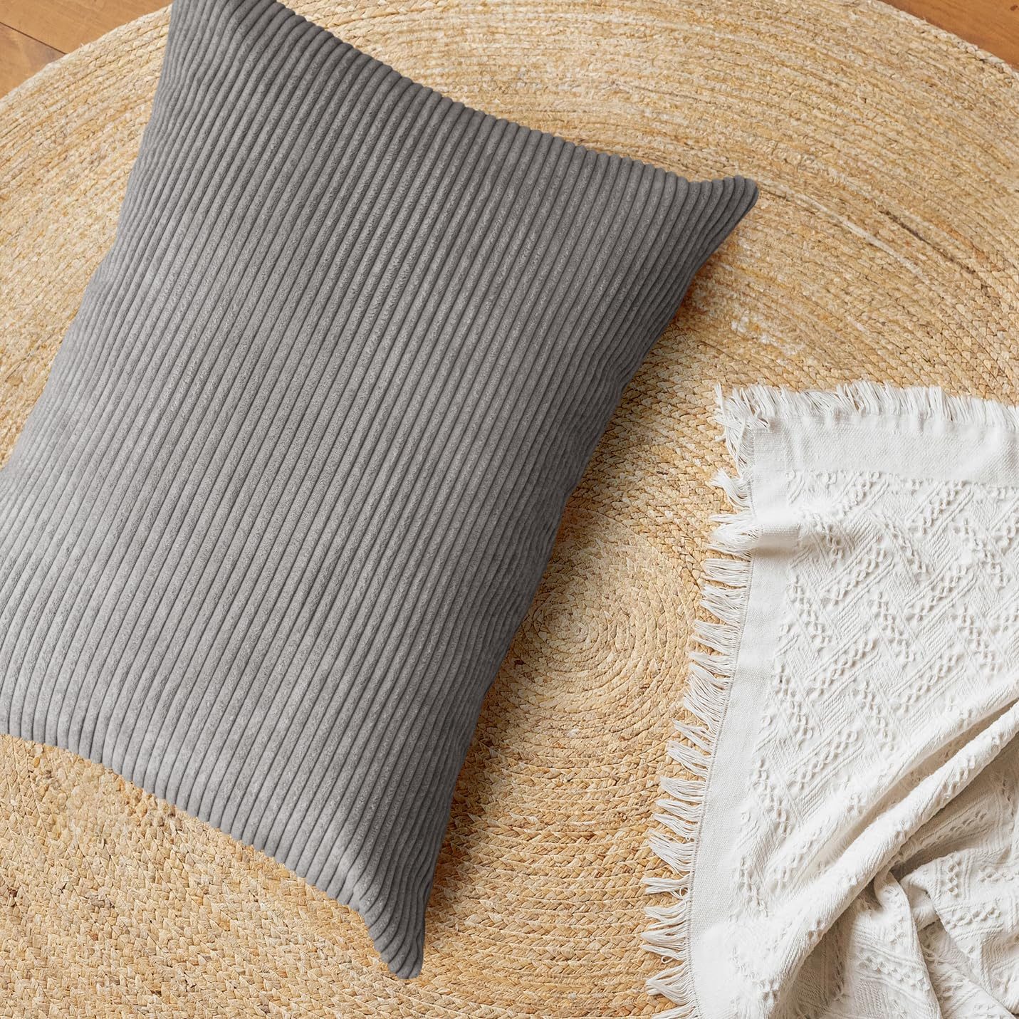 Selfitex Dekokissen Breitcord 60x80 inkl. Füllkissen, weicher Cord Stoff, 1x Kissenbezug & 1x Kissenfüllung