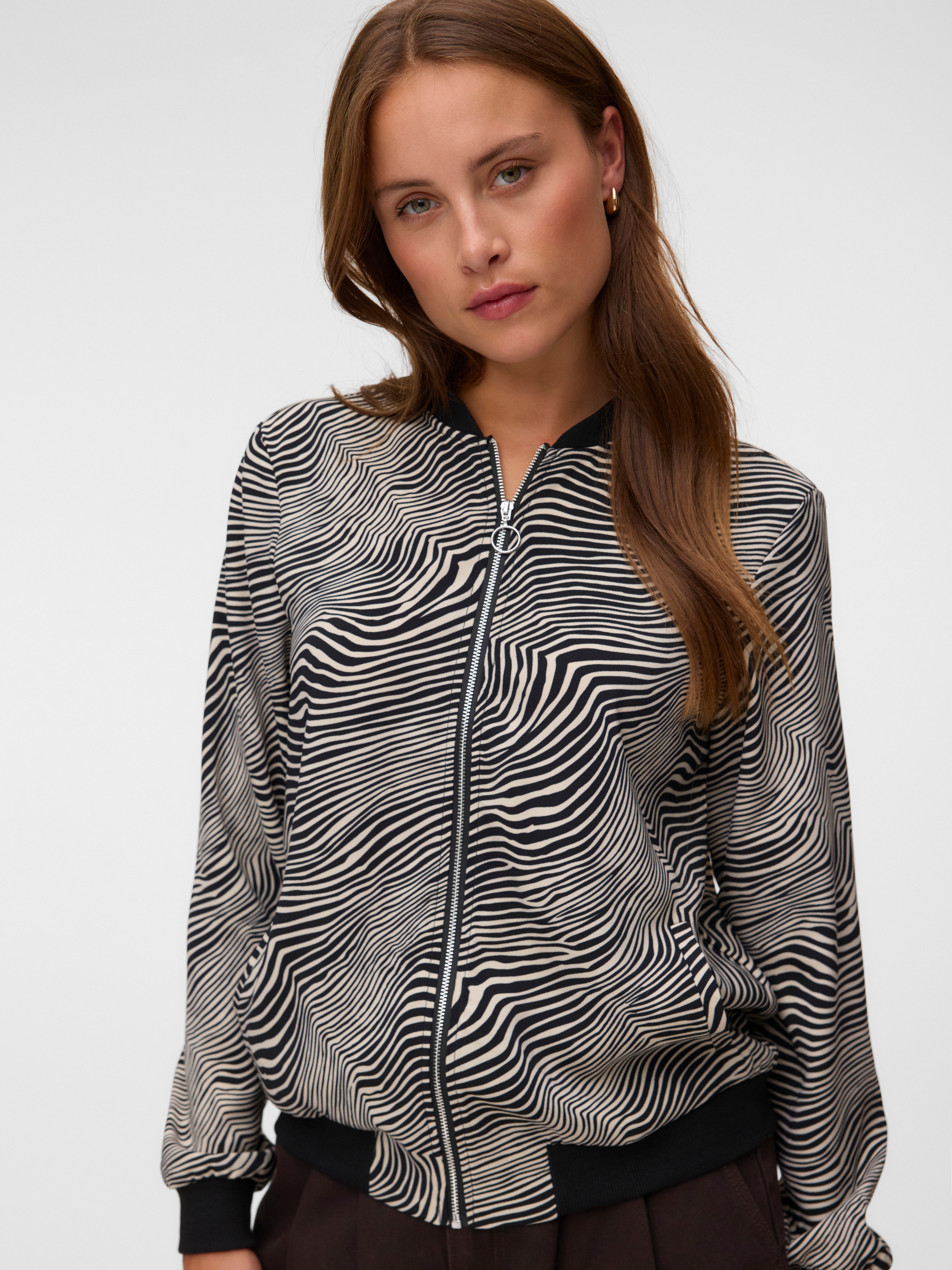 Vero Moda Blouson VMCOCO L/S BOMBER AOP WVN NOOS Materialmix – Bild 4 von 5
