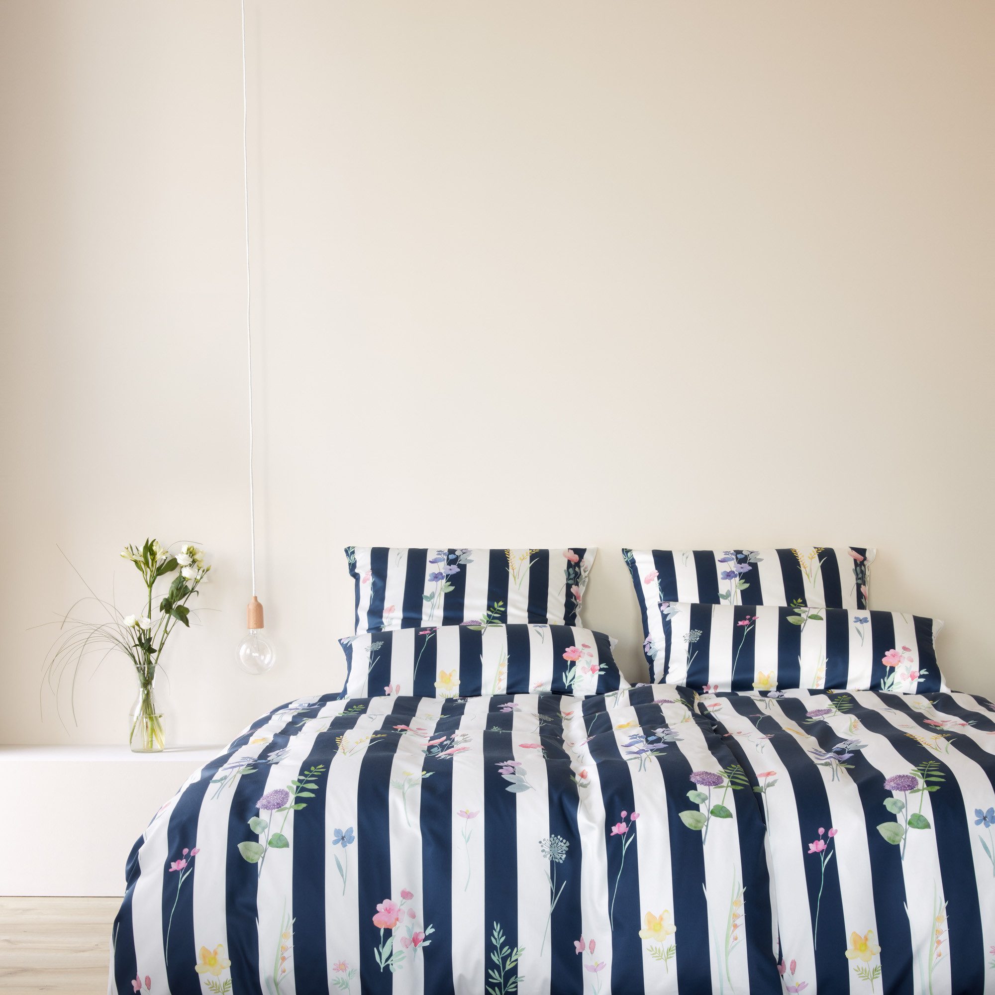Elegante Bettwäsche Flowerstripe, Mako-Satin, 2 teilig, angenehmes Hautgefühl