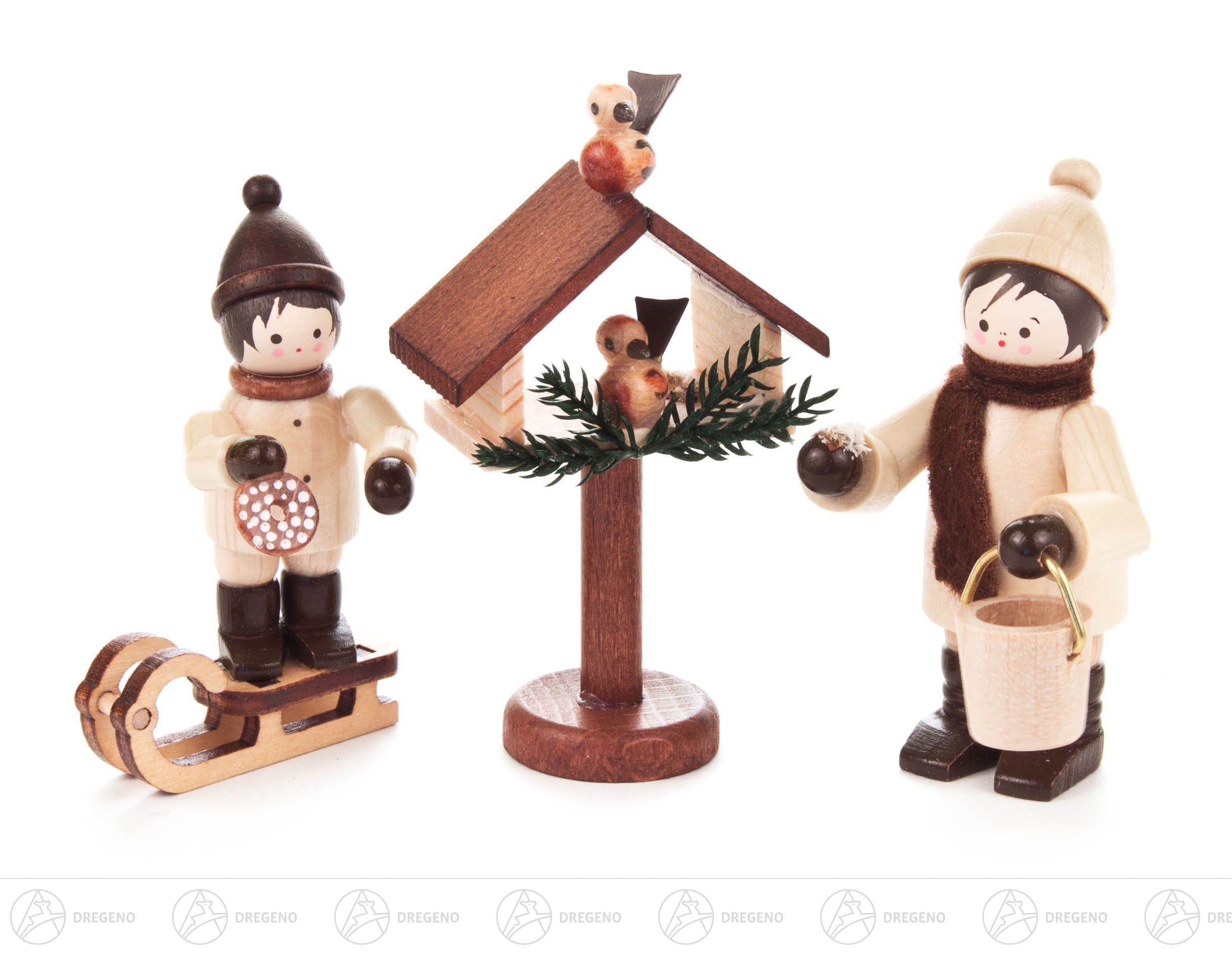 Dregeno Erzgebirge Weihnachtsfigur Miniatur Vogelfütterung natur (3) Höhe ca 7 cm NEU