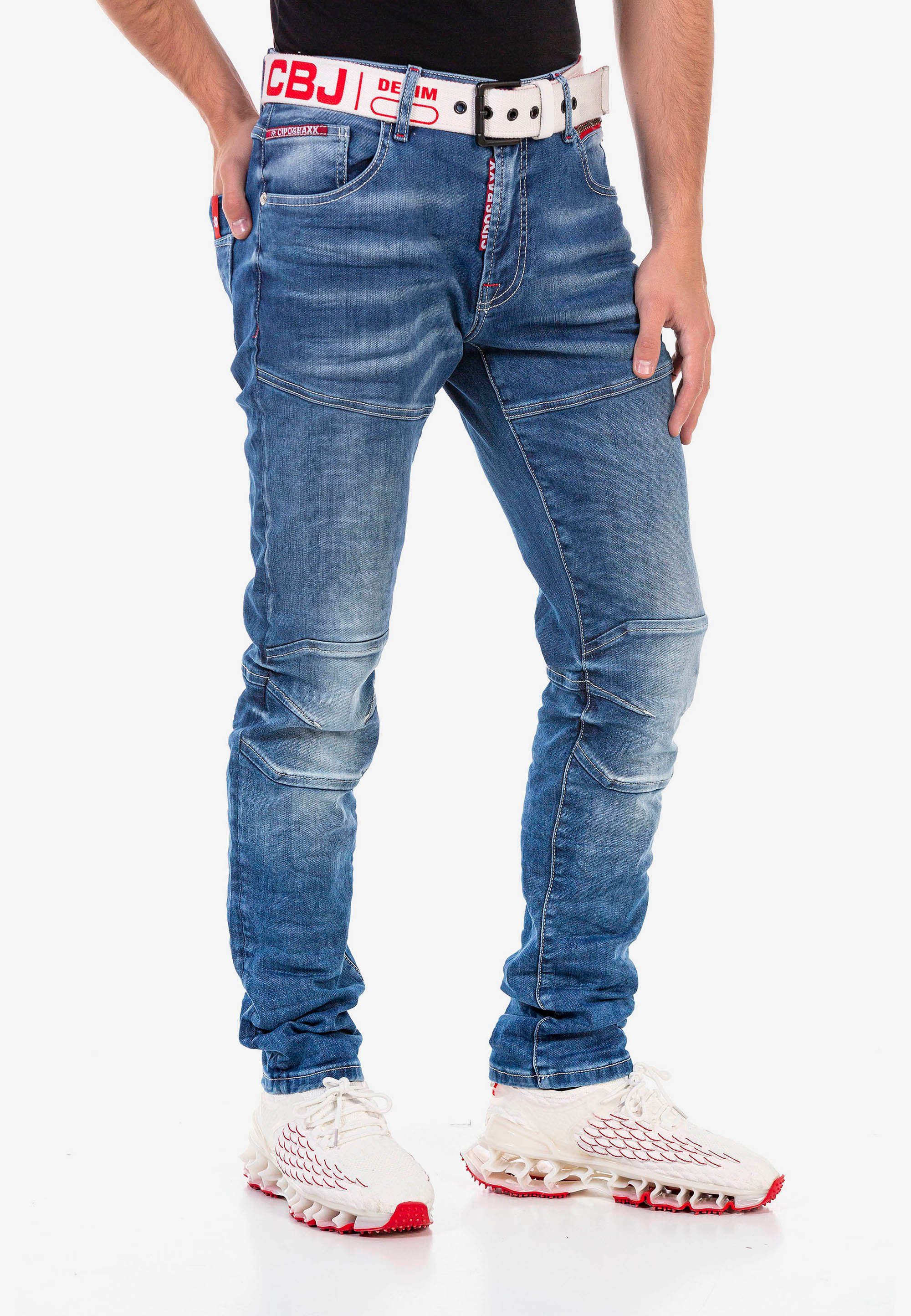 Cipo & Baxx Straight-Jeans trendigen Ziernähten mit