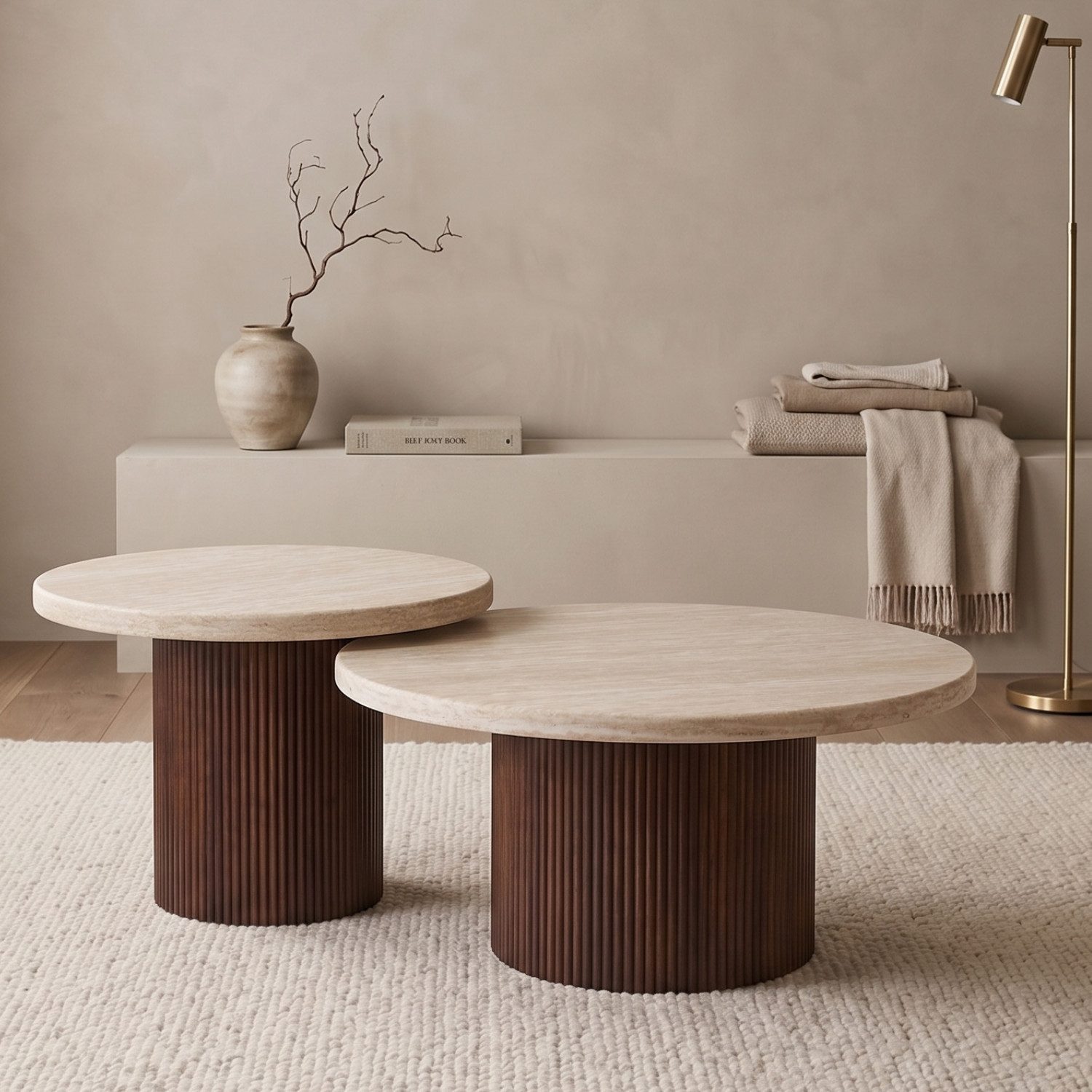 alesvelt Couchtisch Trivento Travertin-Design Tischplatte 2er-Set im edlen Säulenstil (2-er Set), Ø80X38 CM + Ø60X43 CM