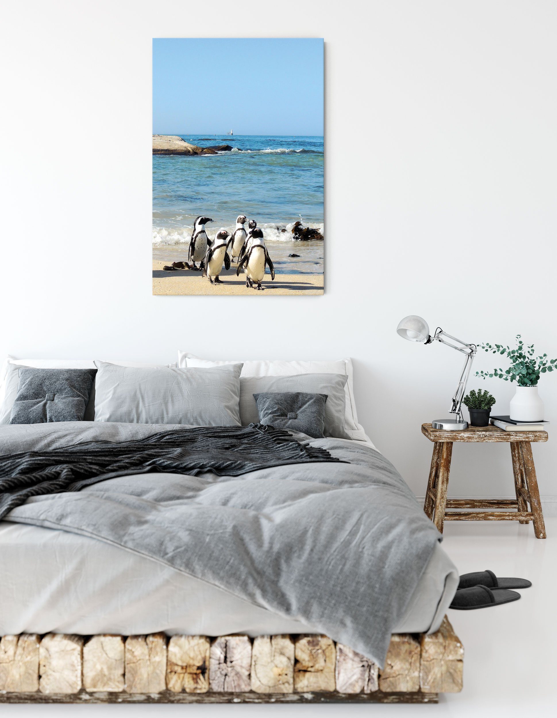 Pixxprint Leinwandbild Pinguine am Strand, Pinguine am Strand (1 St), Leinwandbild fertig bespannt, inkl. Zackenaufhänger