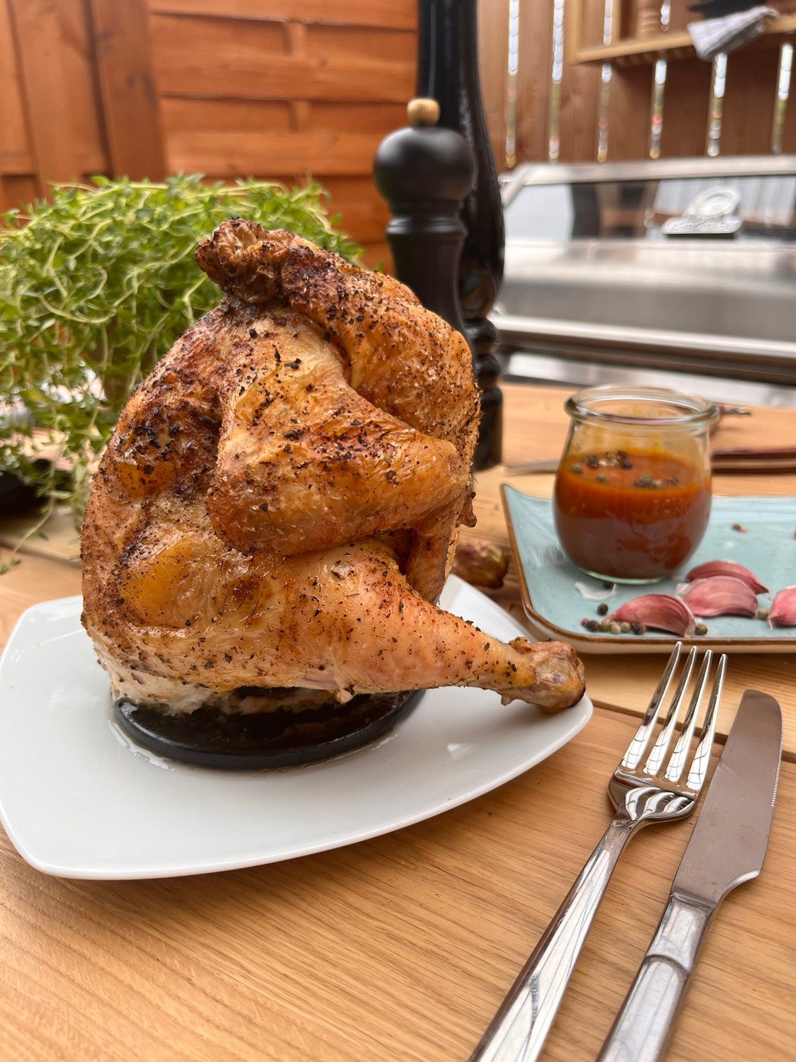 Grillfürst Grillguthalter Grillfürst Hähnchenbräter / Hähnchenhalter Gusseisen - mit Flüssigkeitsbehälter