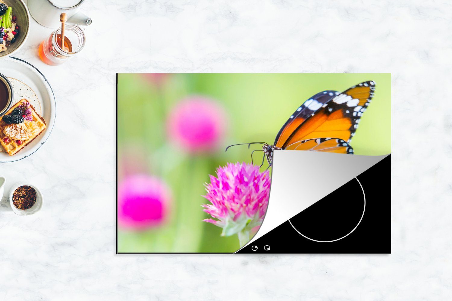 die Schmetterlinge Herdblende-/Abdeckplatte Vinyl, Schutz küche, - cm, Ceranfeldabdeckung 80x52 MuchoWow Induktionskochfeld Blumen, Insekten (1 - tlg), für