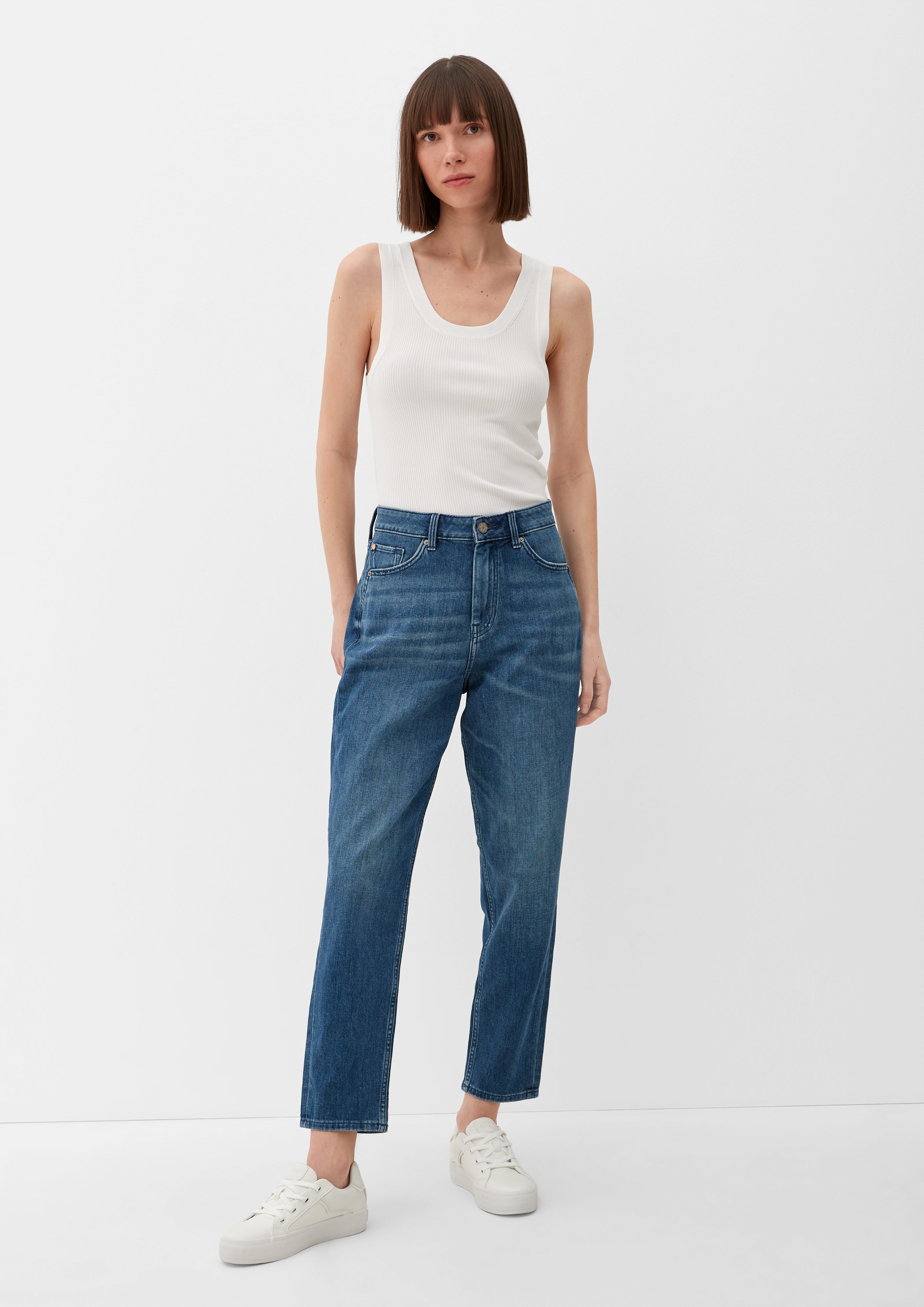 s.Oliver Waschung im Mom-Fit Label-Patch, Regular: Jeans 7/8-Jeans