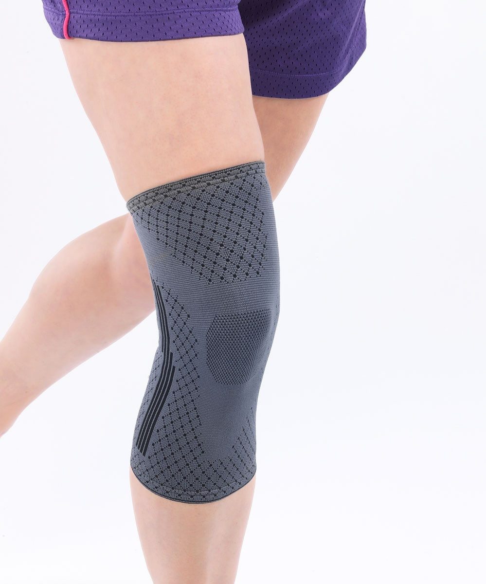 Kniebandage Maximex Kaffee Kniebandage mit Kühl-Haptik S/M, geruchsabsorbierend