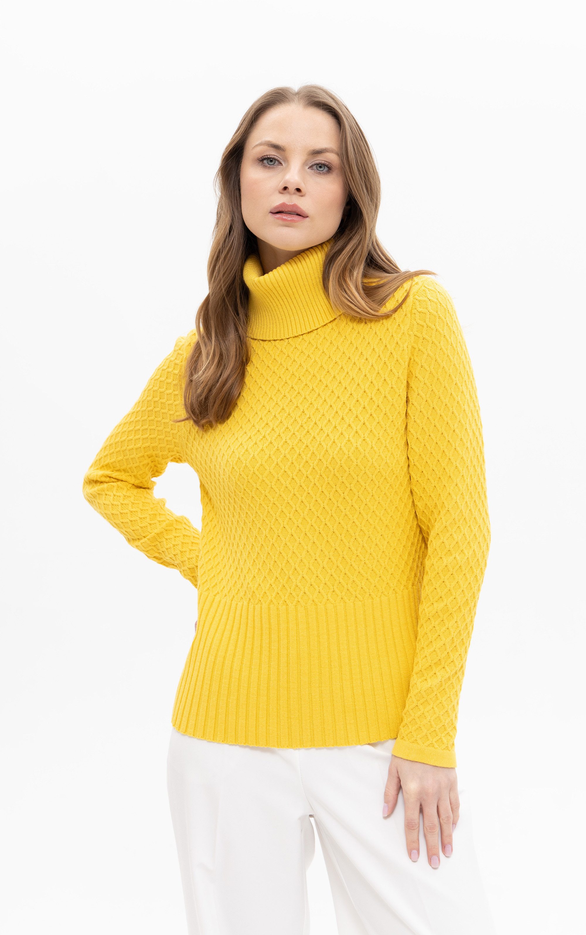 Rollkragenpullover mit Strukturmuster