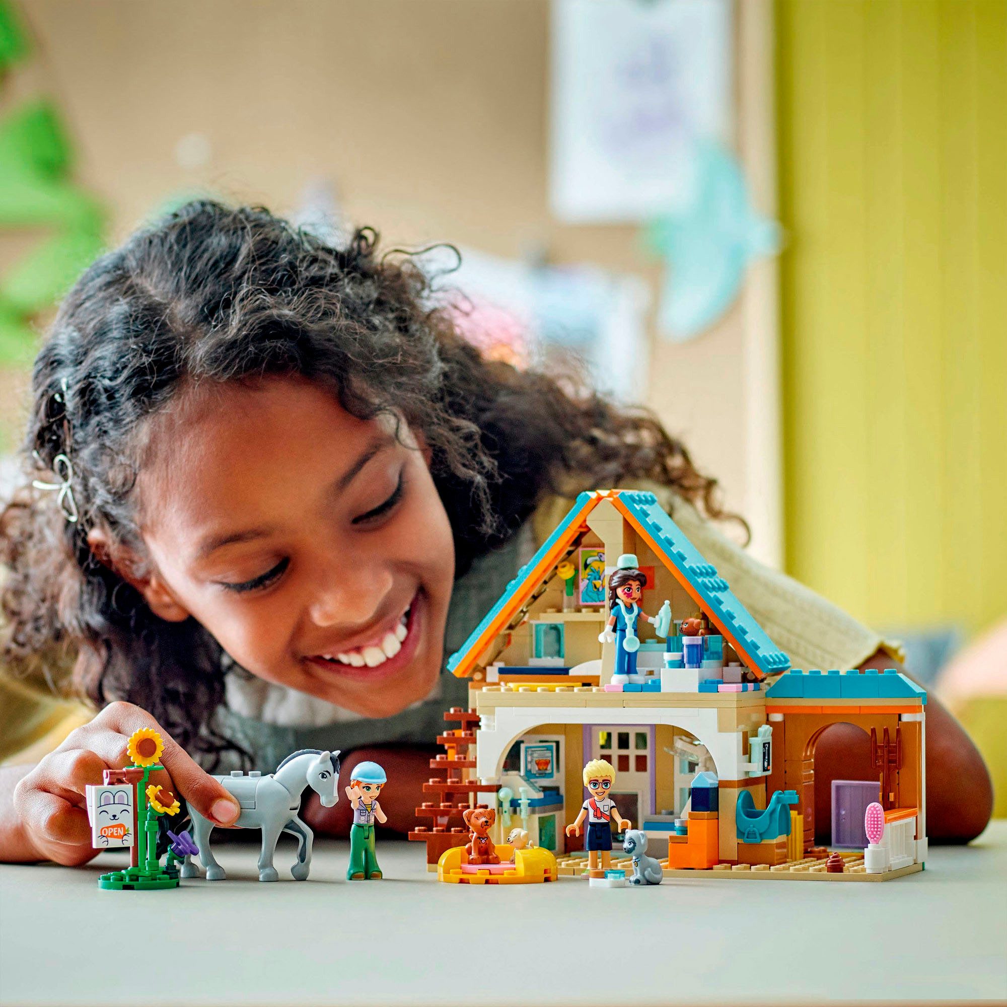 LEGO® Tierarztpraxis für Pferde und Haustiere günstig online kaufen