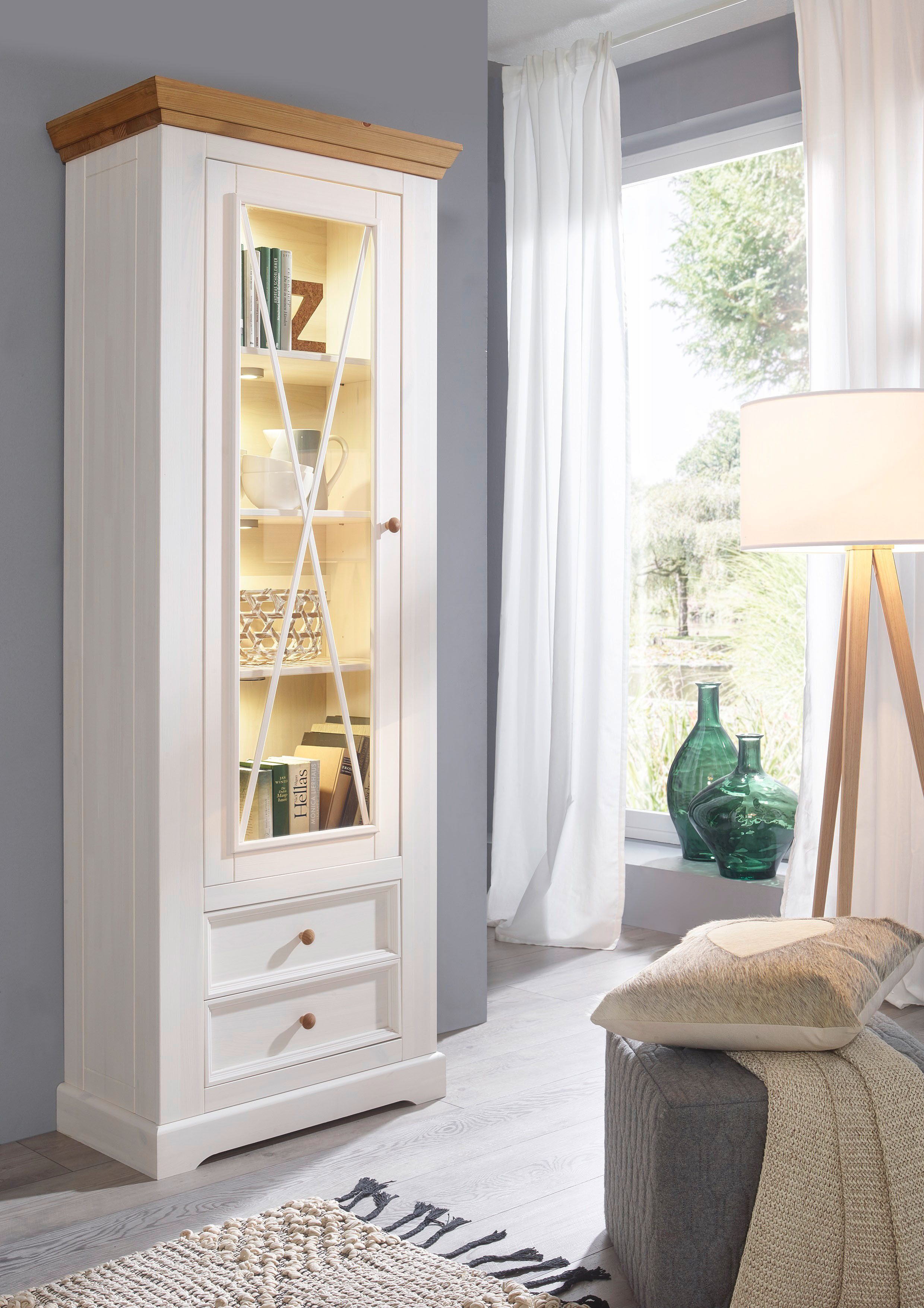 Woodroom Vitrine Oslo (Maße: 79 × 214 × 42 cm) Kiefer massiv weiß oder grau gewachst