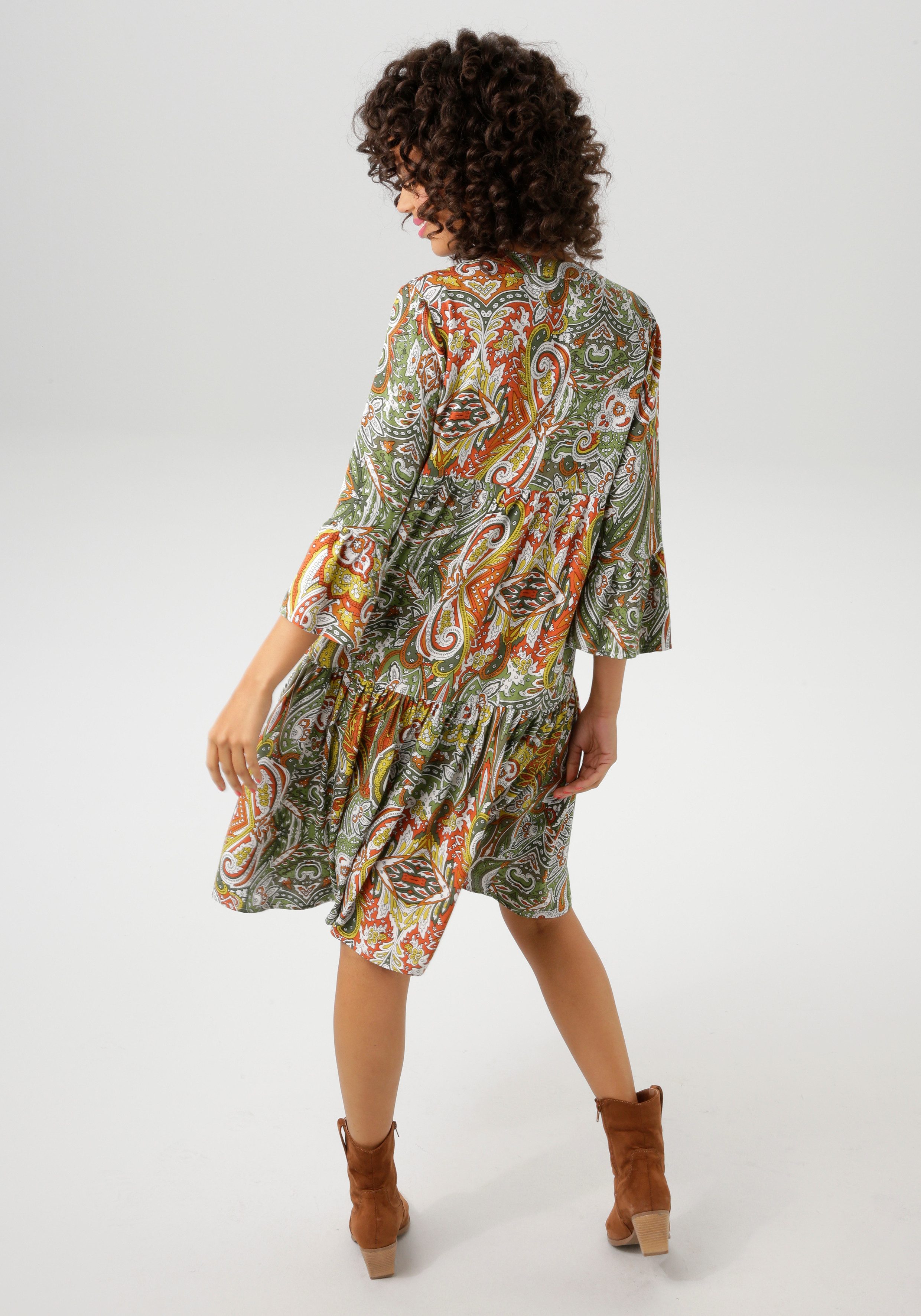 Aniston CASUAL Tunikakleid mit farbharmonischem, großflächigen Paisley-Muster