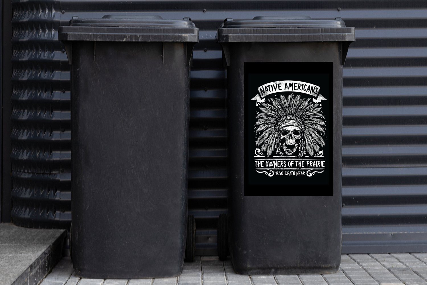 St), Retro - - Mülltonne, Maske Container, (1 Sticker, Abfalbehälter Weiß Schwarz - MuchoWow Mülleimer-aufkleber, Wandsticker