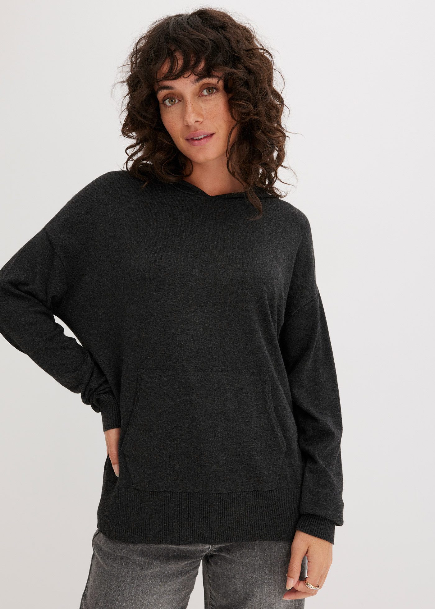 bonprix Strickpullover aus Viskosemischung, mit Kapuze, mit Kängurutasche