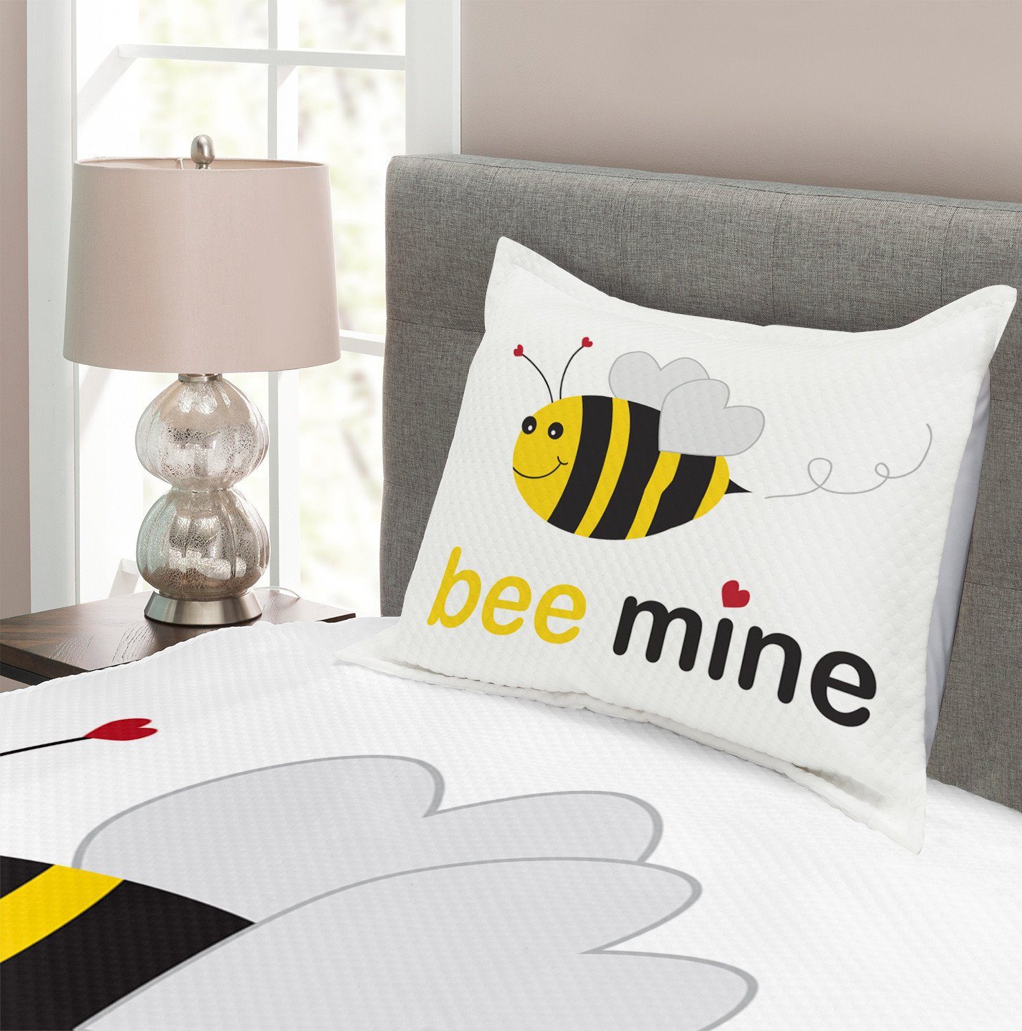 Tagesdecke Set mit Abakuhaus, Bee Cartoon Waschbar, Romantischer Mine Honey Bee Kissenbezügen