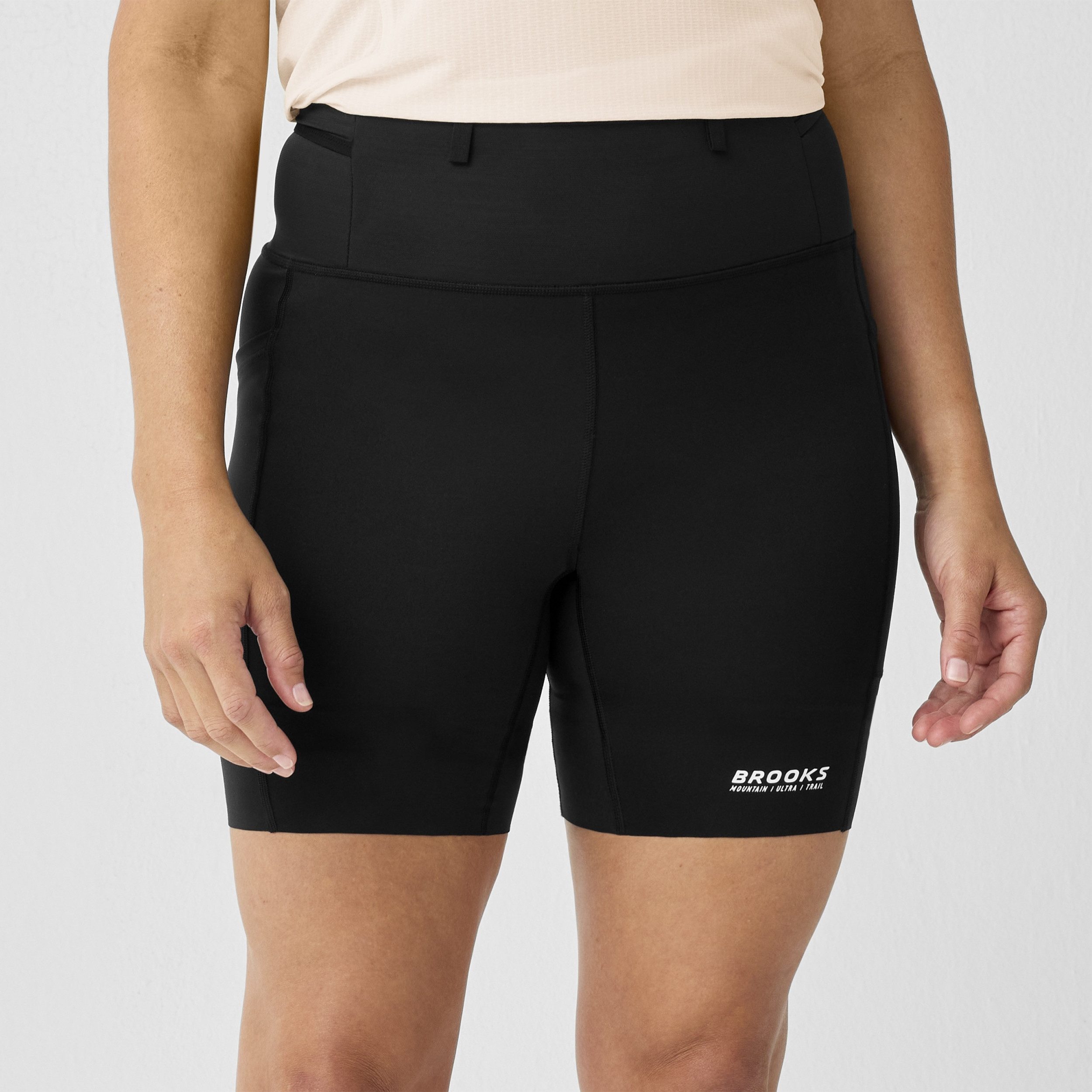 Brooks Laufshorts Cascadia Damen Short Tight Black