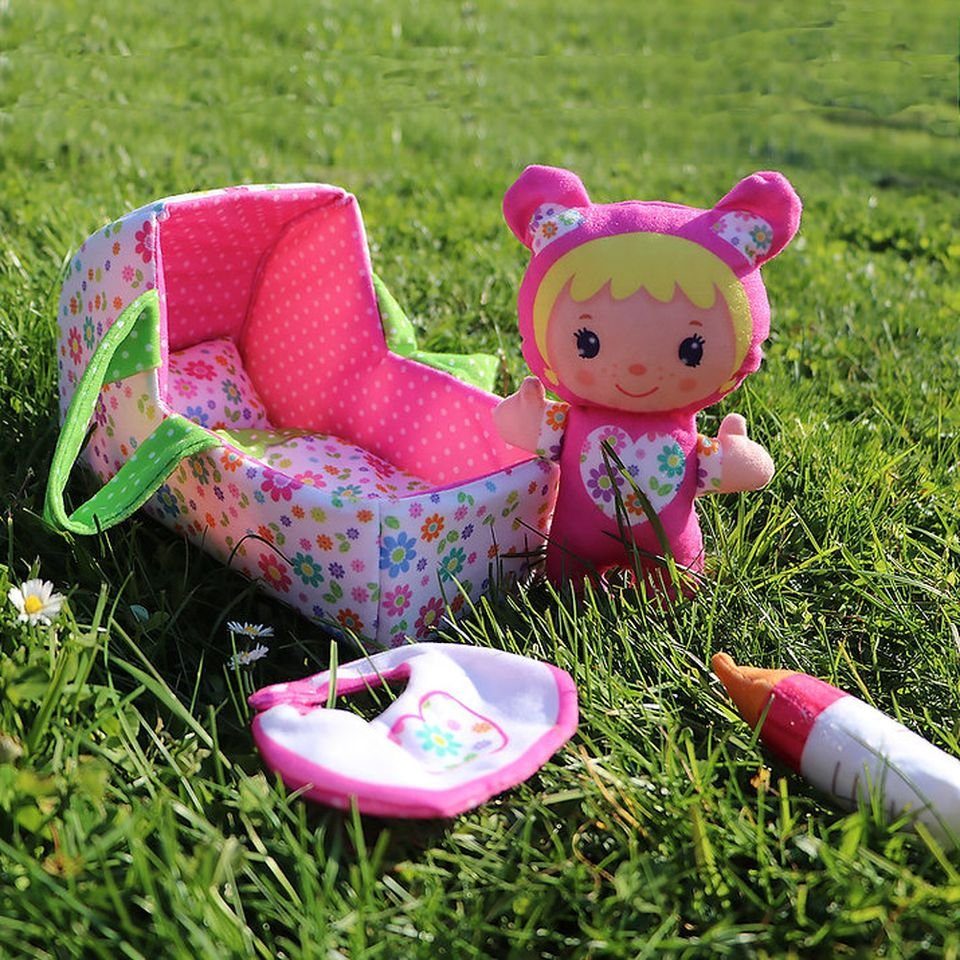 Kidifabrics Kreativset Babypuppe mit Tragekörbchen Nähset mit Anleitung Pink/Weiß