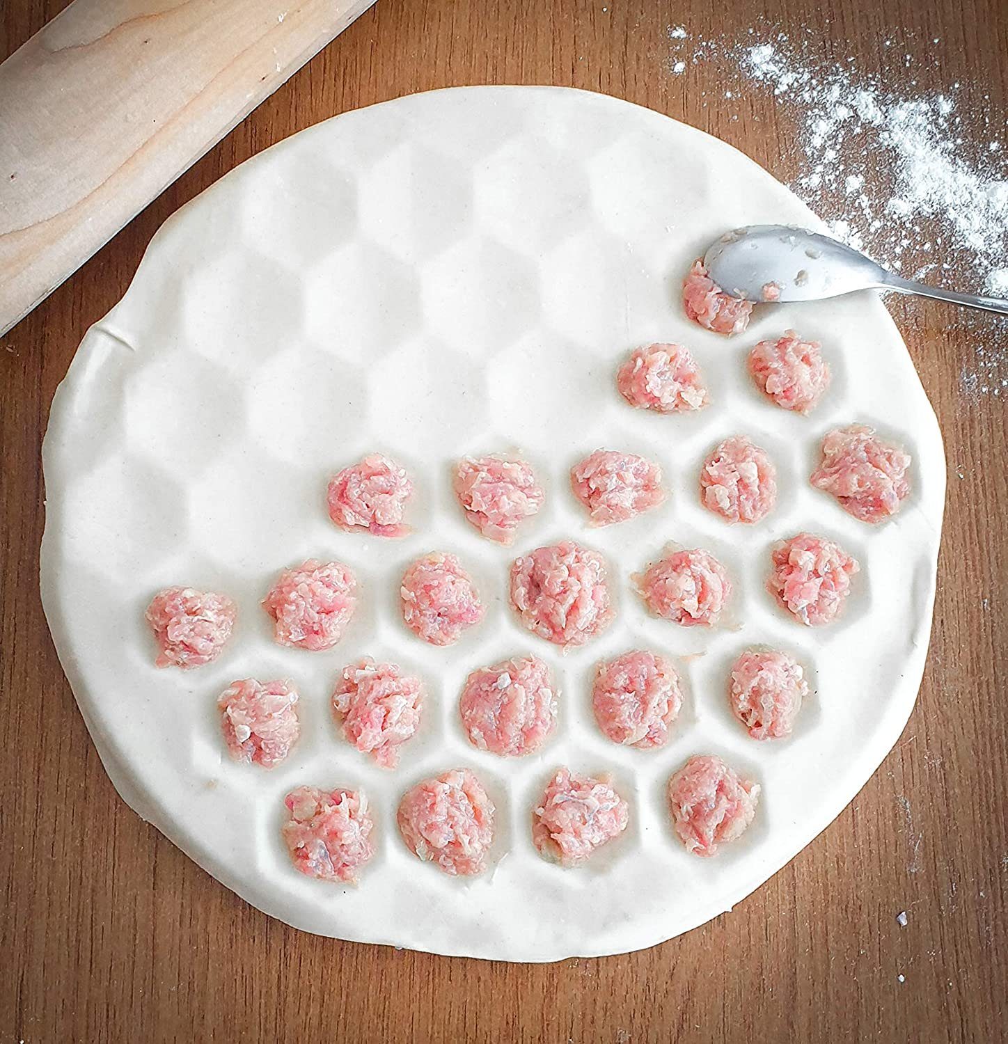 4BIG.fun Backform Teigform Teigtaschen Pelmeni Ravioli 37 Zellen, (Pelmenniza Maultaschen)