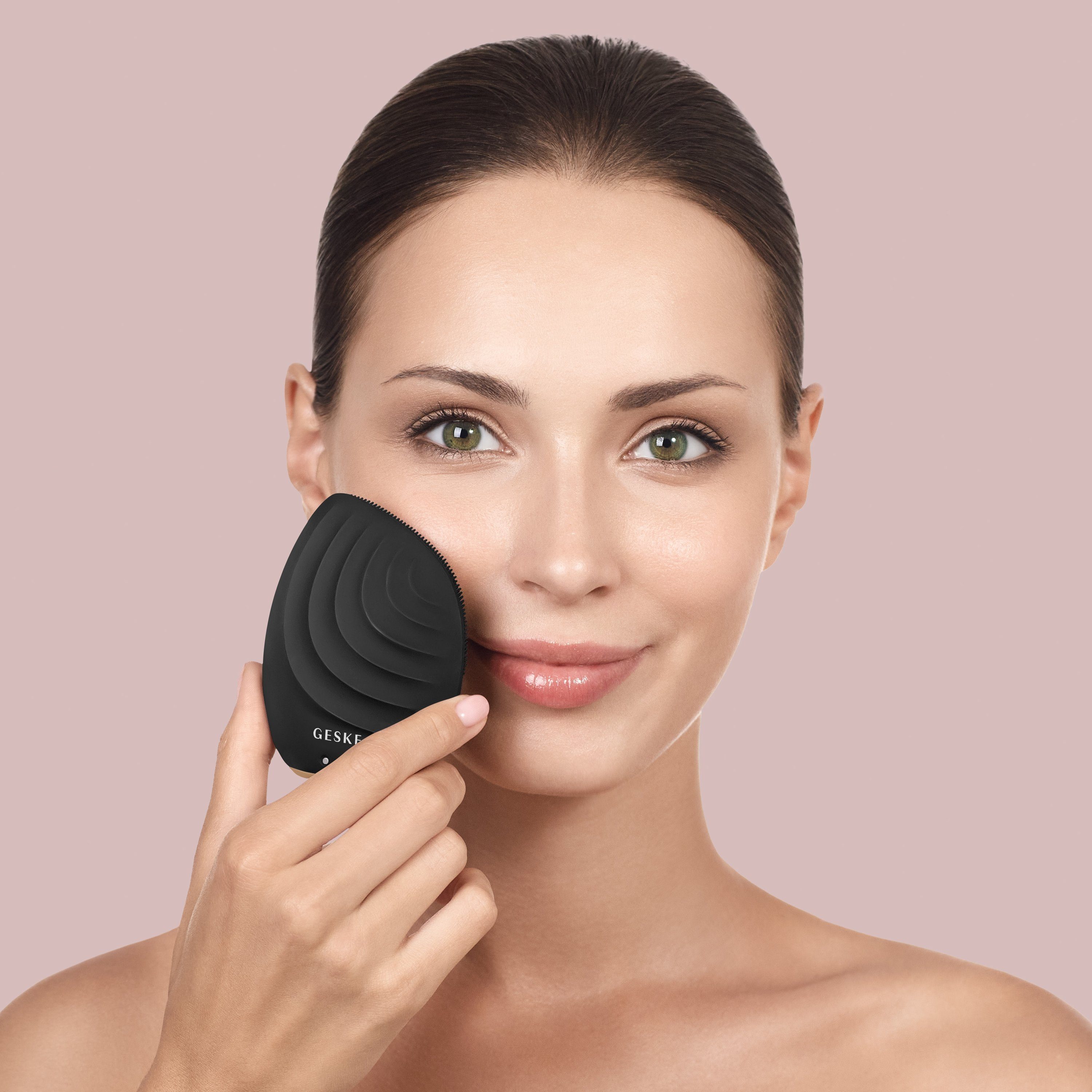 GESKE German Beauty Tech Elektrische kostenloser Gesichtsreinigungsbürste inkl. Sonic & in Facial Packung App Hautpflegeroutine. personalisierte erhältst APP Brush 1, Mit USB-Ladekabel), Gray 2-tlg., Du (Gerät Gerät 5 GESKE SmartAppGuided™ (SmartAppGuided der deine Device)