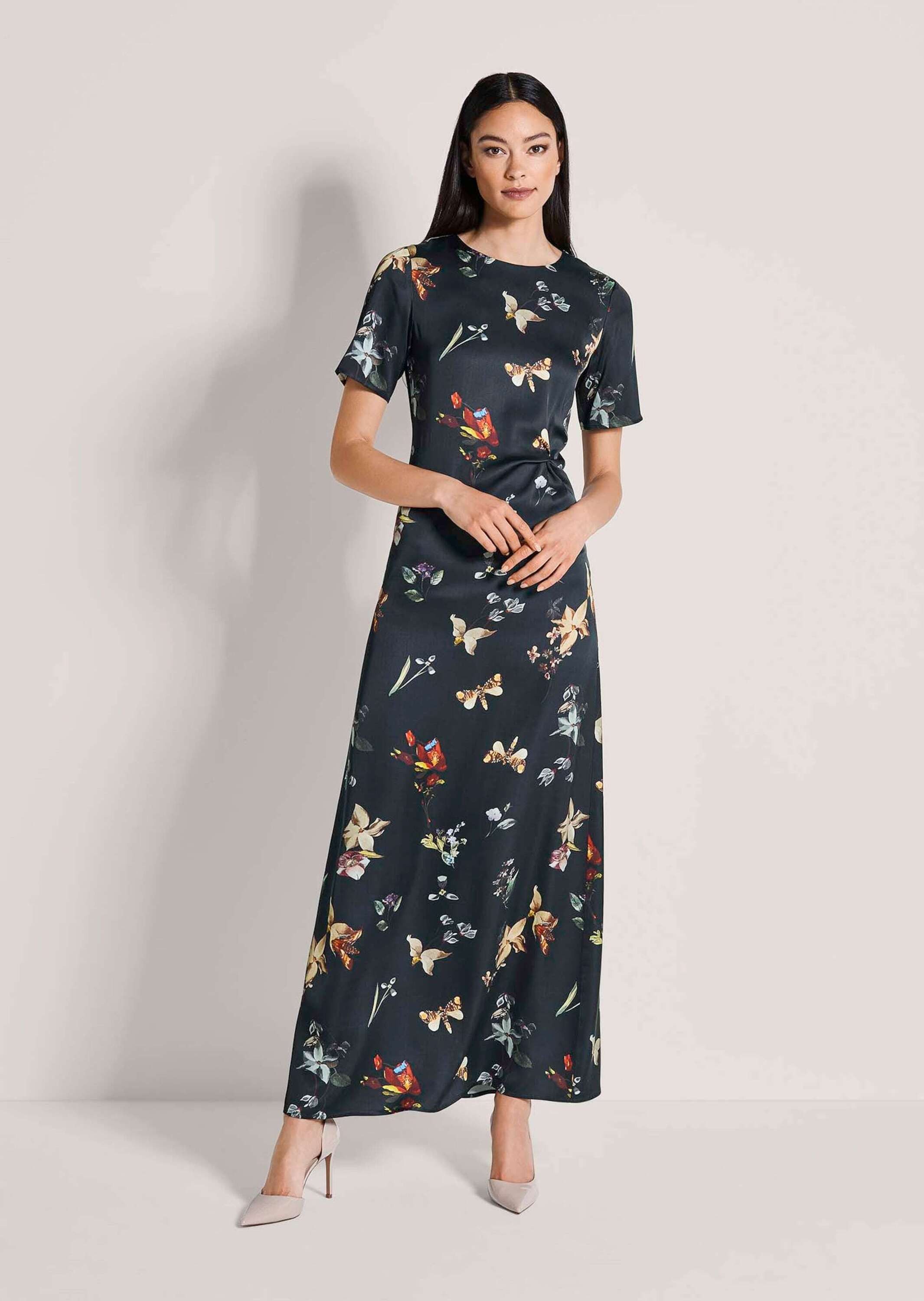 MADELEINE Maxikleid Maxikleid mit floralem Print Viskosekleid mit Rundhals, Reißverschluss, Kurzarm und Knöchellänge