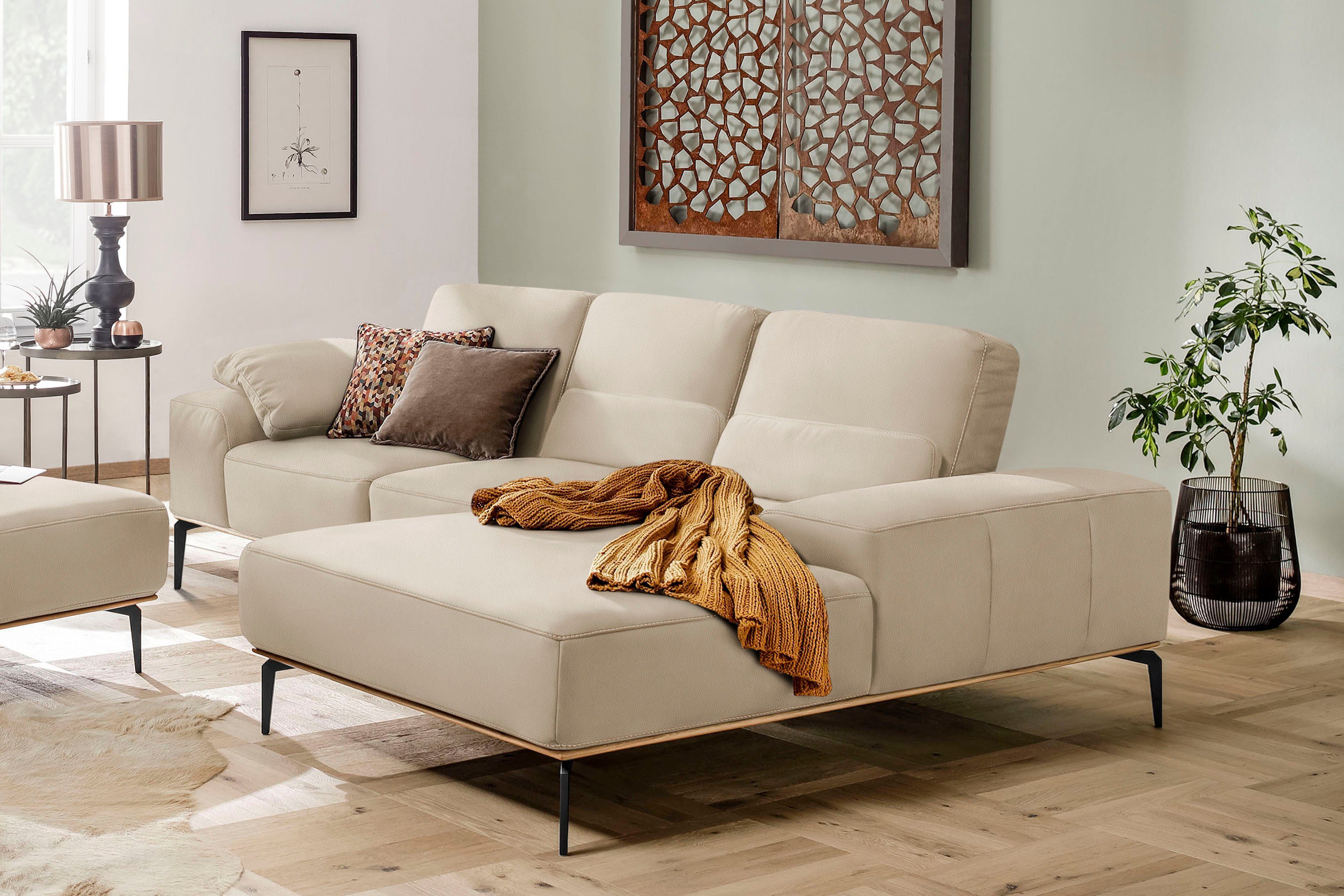 W.SCHILLIG Ecksofa run, Designsofa mit tollem Sitzkomfort, bequem, L-Form, mit Holzsockel, Füße in Schwarz pulverbeschichtet, Breite 279 cm