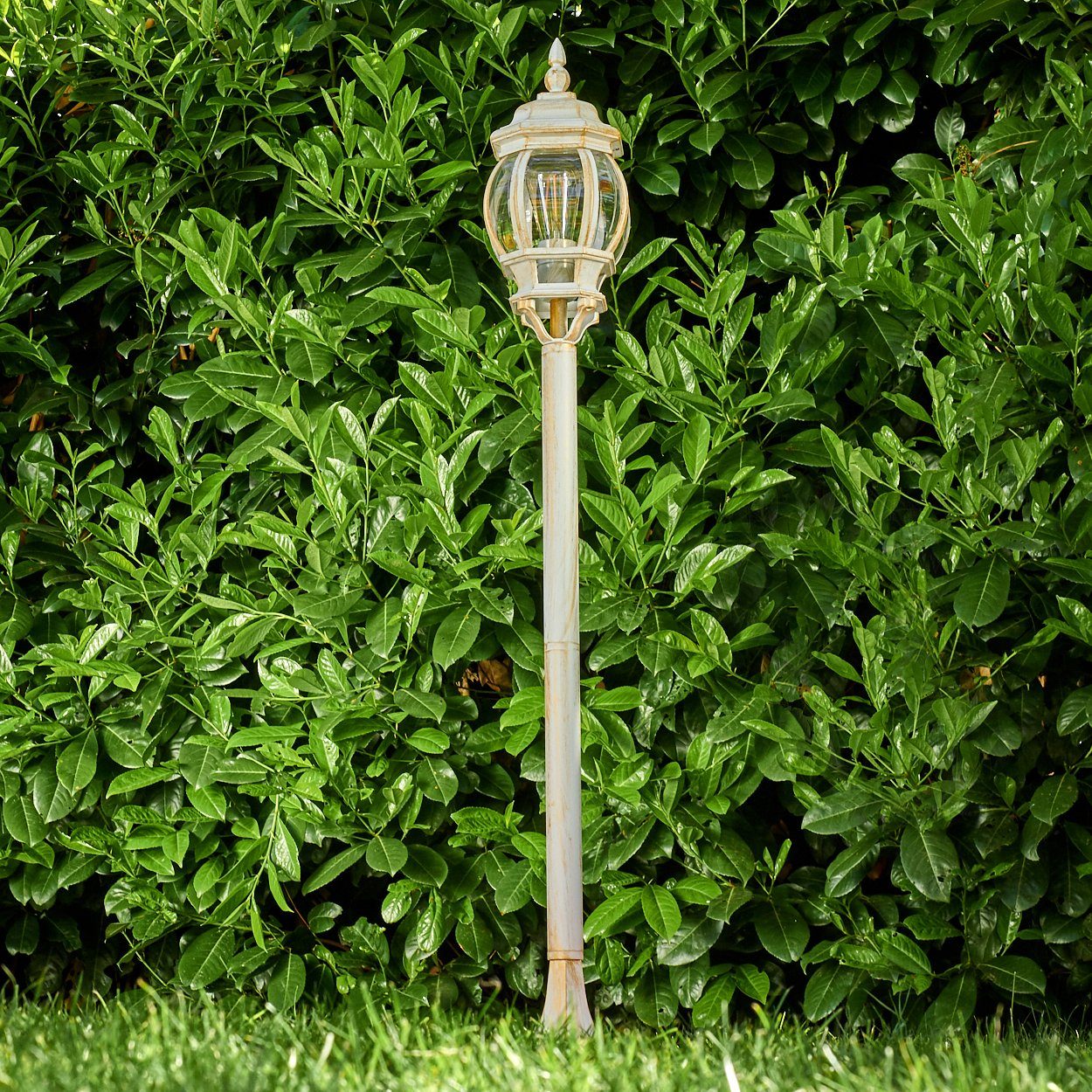 hofstein Außen-Stehlampe »Meyen« Außenleuchte, Aluguss in Weiß/Gold mit Kunststoff-Scheiben, ohne Leuchtmittel, Stehleuchte 120cm, E27, IP44