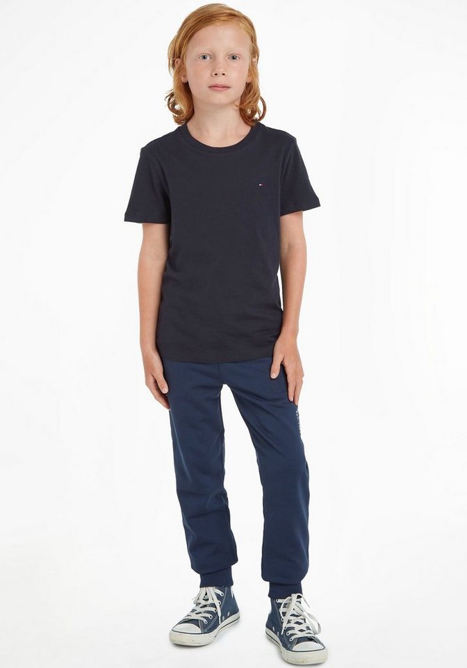BOYS Label am kleiner T-Shirt BASIC mit Ausschnitt CN Tommy Bruststickerei Basisshirt Hilfiger hinten KNIT, und