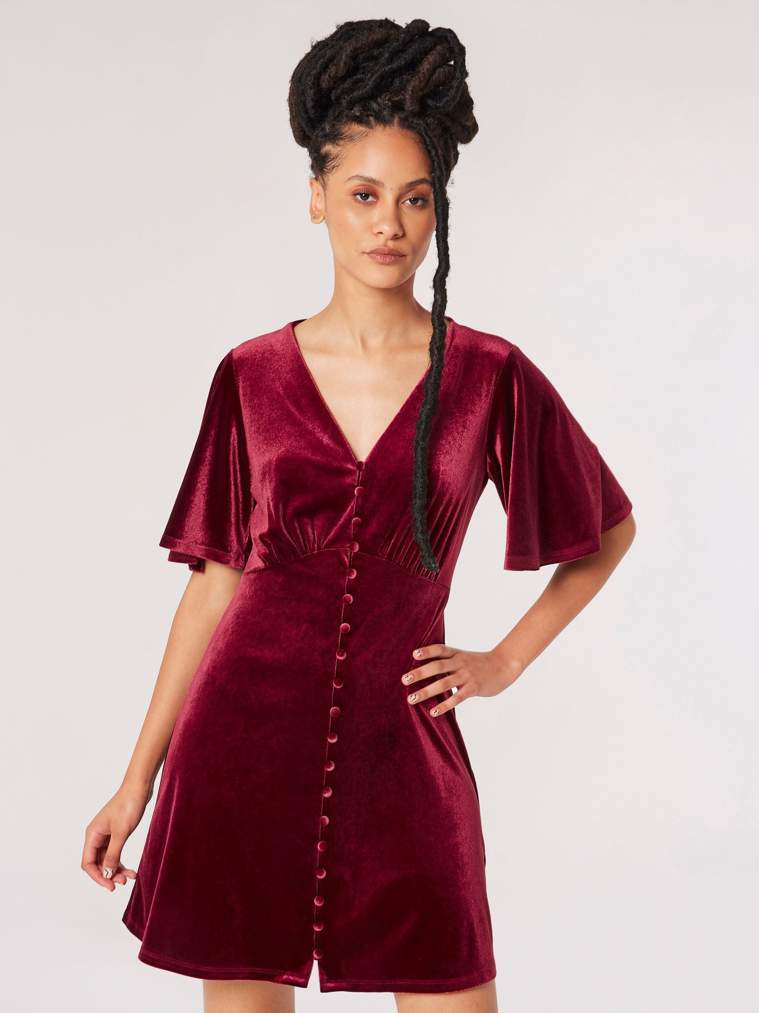 Apricot Partykleid Samtkleid mit bezogenen Knöpfen günstig online kaufen