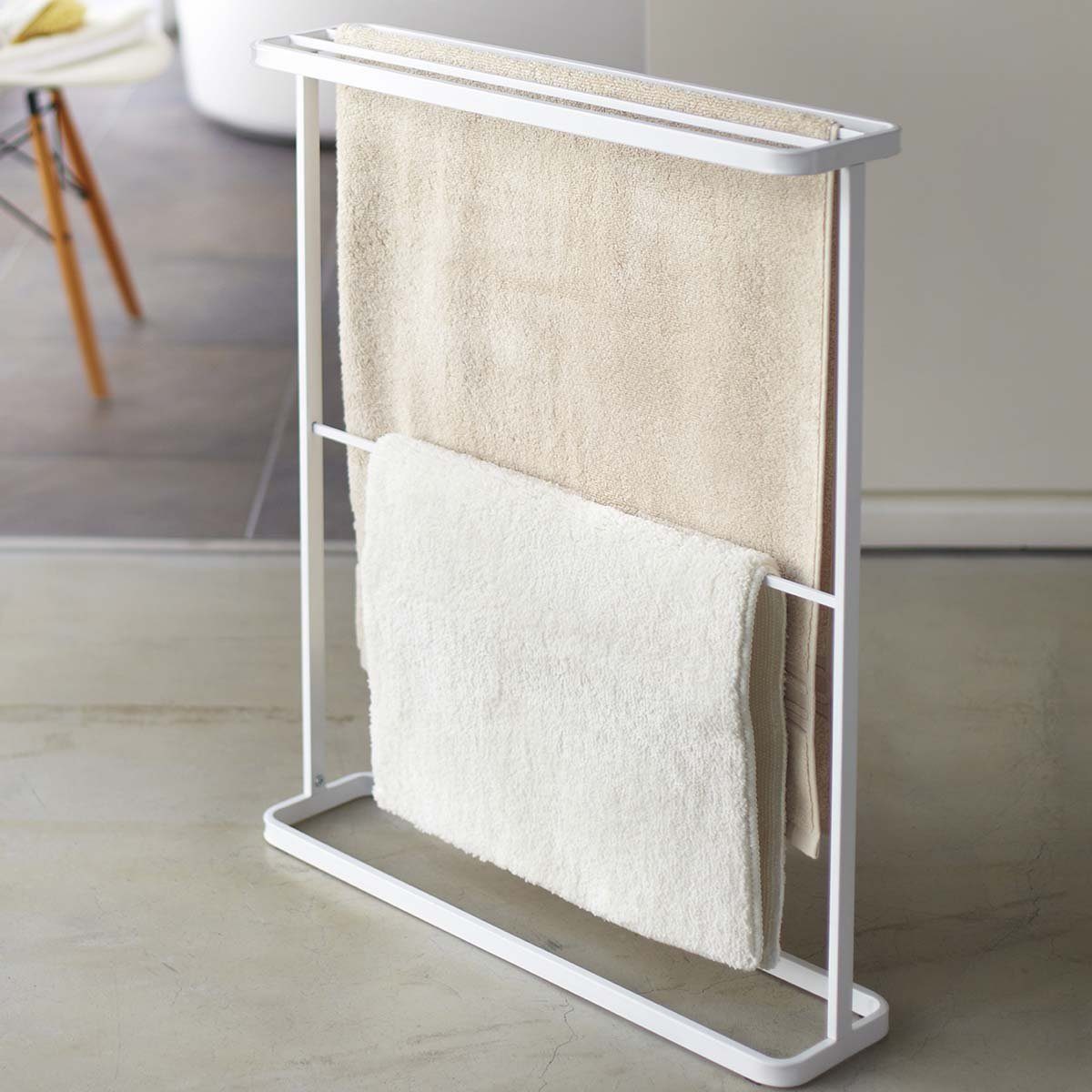 Yamazaki Handtuchständer "Tower" stehend platzsparend freistehend schmal 65 günstig online kaufen