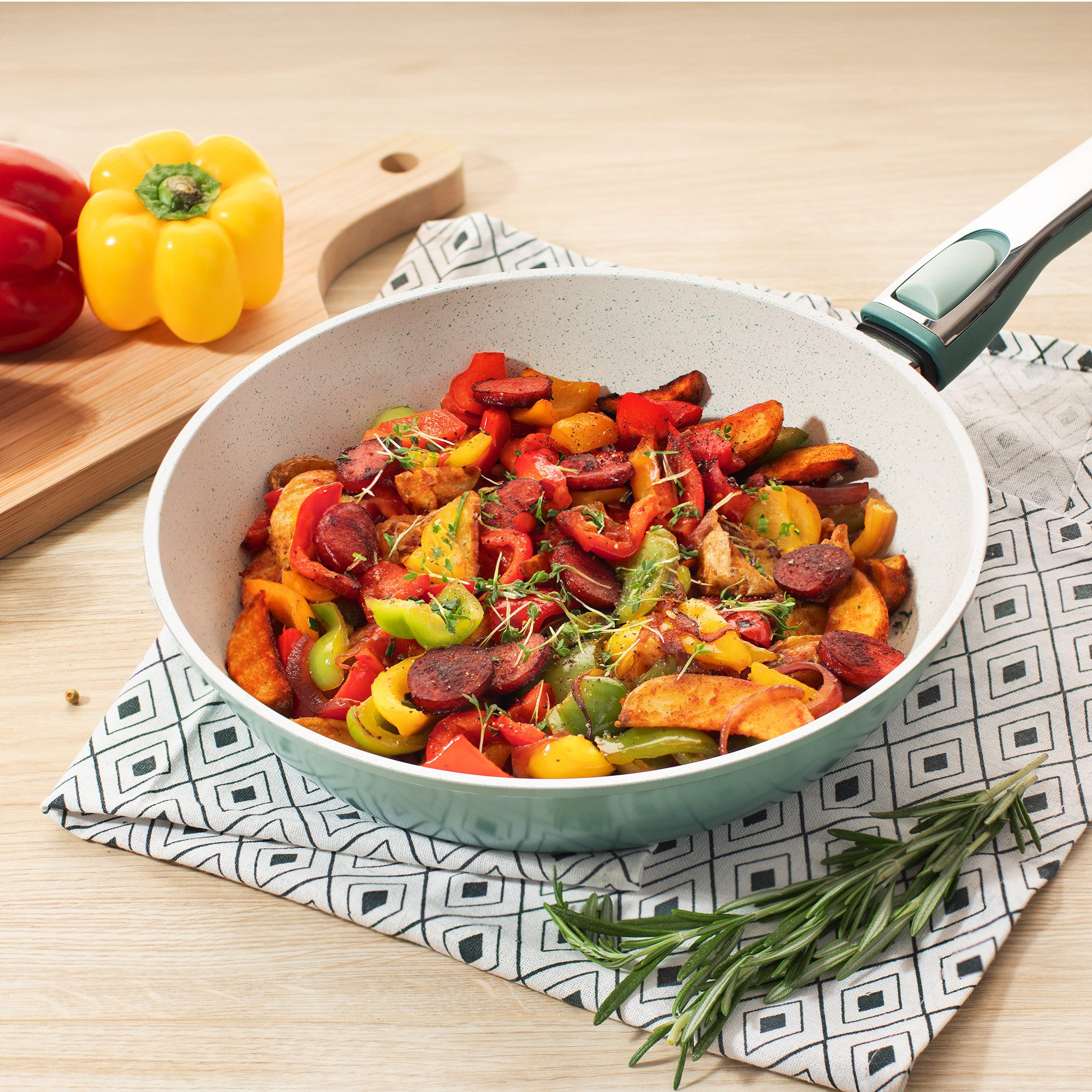 Genius Pfannen-Set Cerafit Revolution Ø 24 cm 28 cm, Keramik (Set, 6-tlg), inkl. Glasdeckel und 2x Clia Genie Schwamm