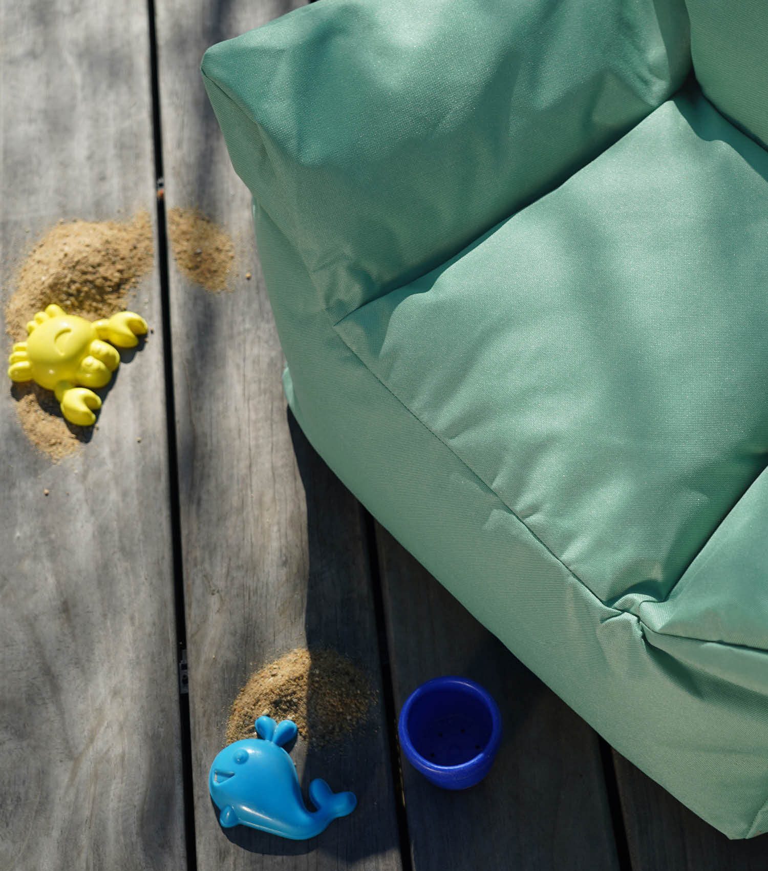 mokebo Kindersessel Der Pausenheld (aus wasserabweisenden Stoff Grün), Kinder Sitzsack, Lesesessel, Bodenkissen fürs Kinderzimmer