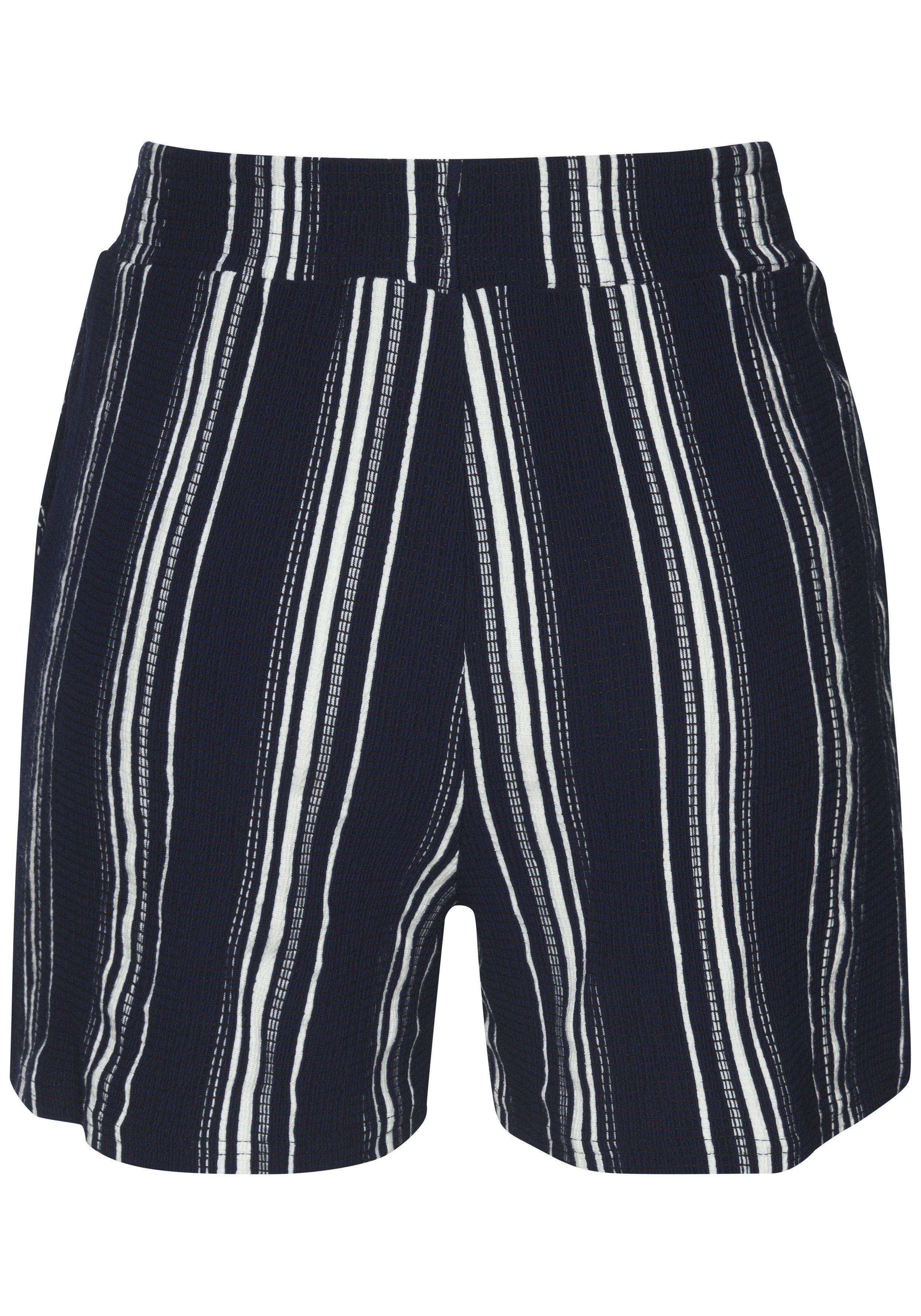 LASCANA Shorts aus luftiger Crepeware strukturierte Ware, sommerlicher Shorts mit Streifen, Sommerhose