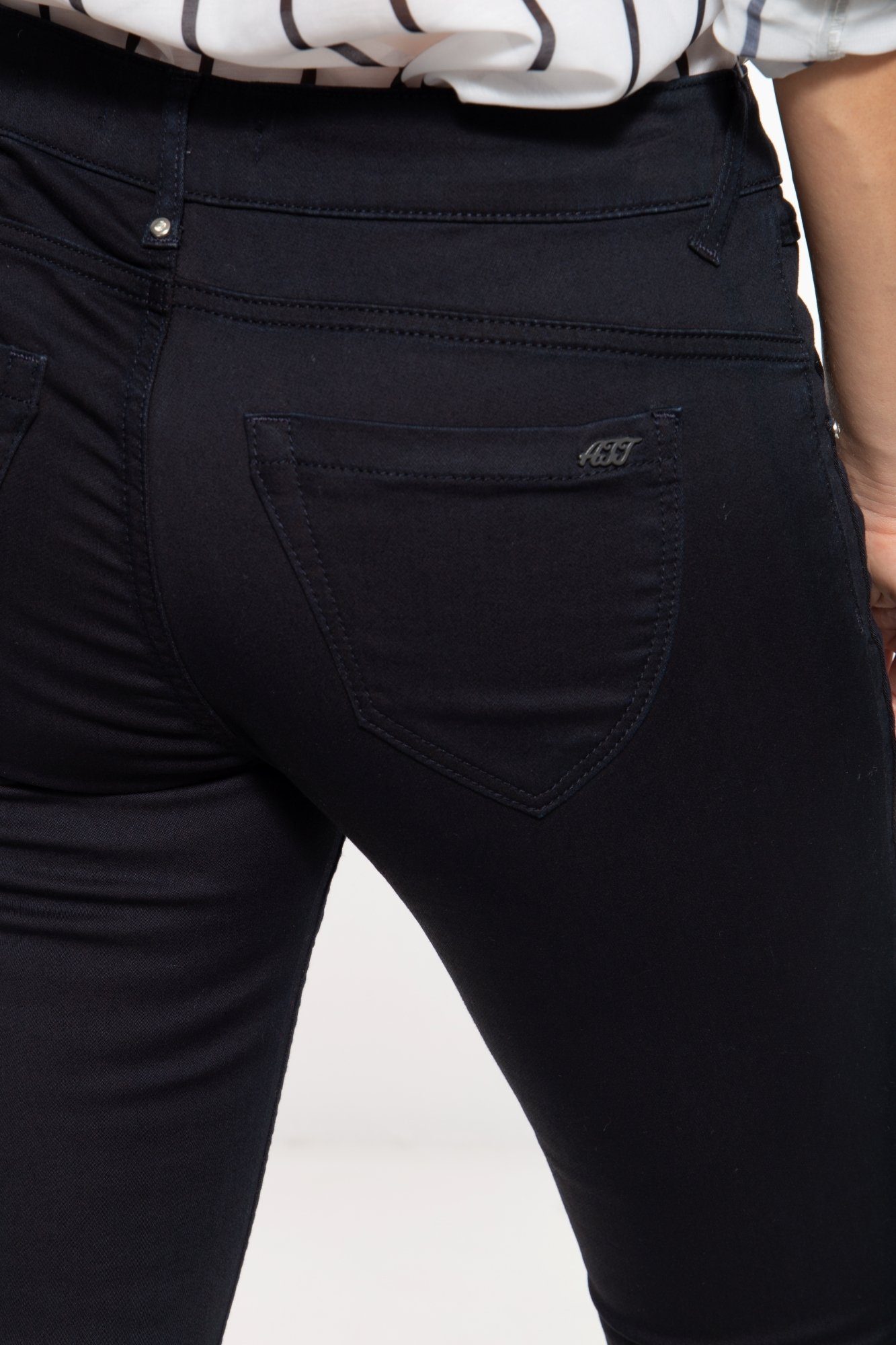 ATT Jeans Slim-fit-Jeans Zoe Jog (1-tlg) im 5-Pocket Design