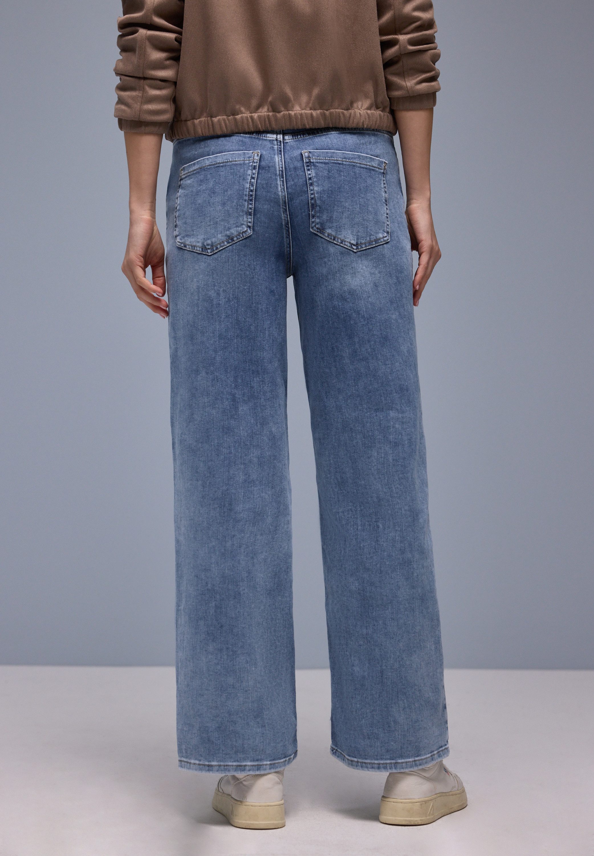 STREET ONE 5-Pocket-Jeans Style Emee mit weitem Bein