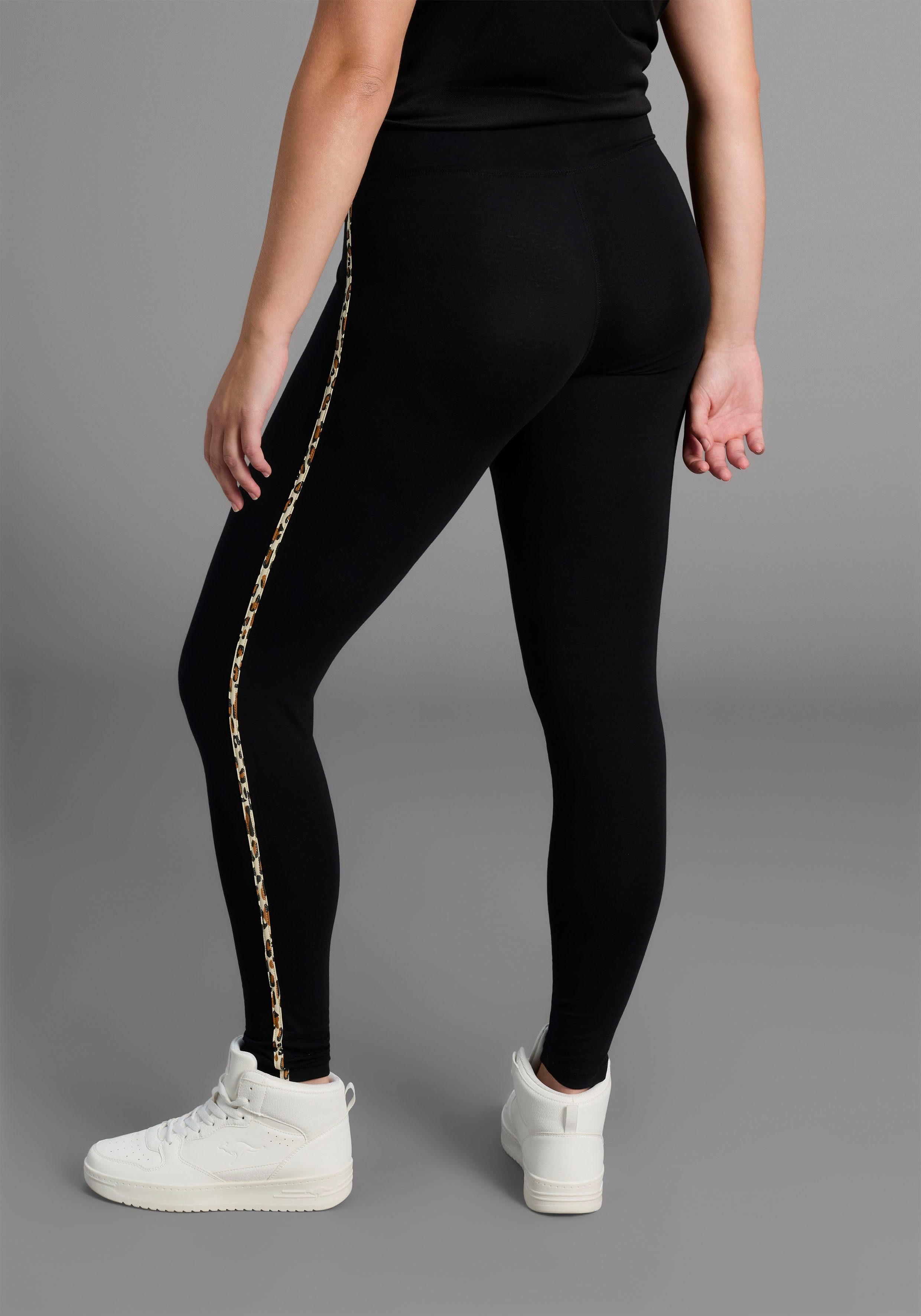 KangaROOS Leggings mit seitlichen Streifen im Leo-Print, große Größen günstig online kaufen
