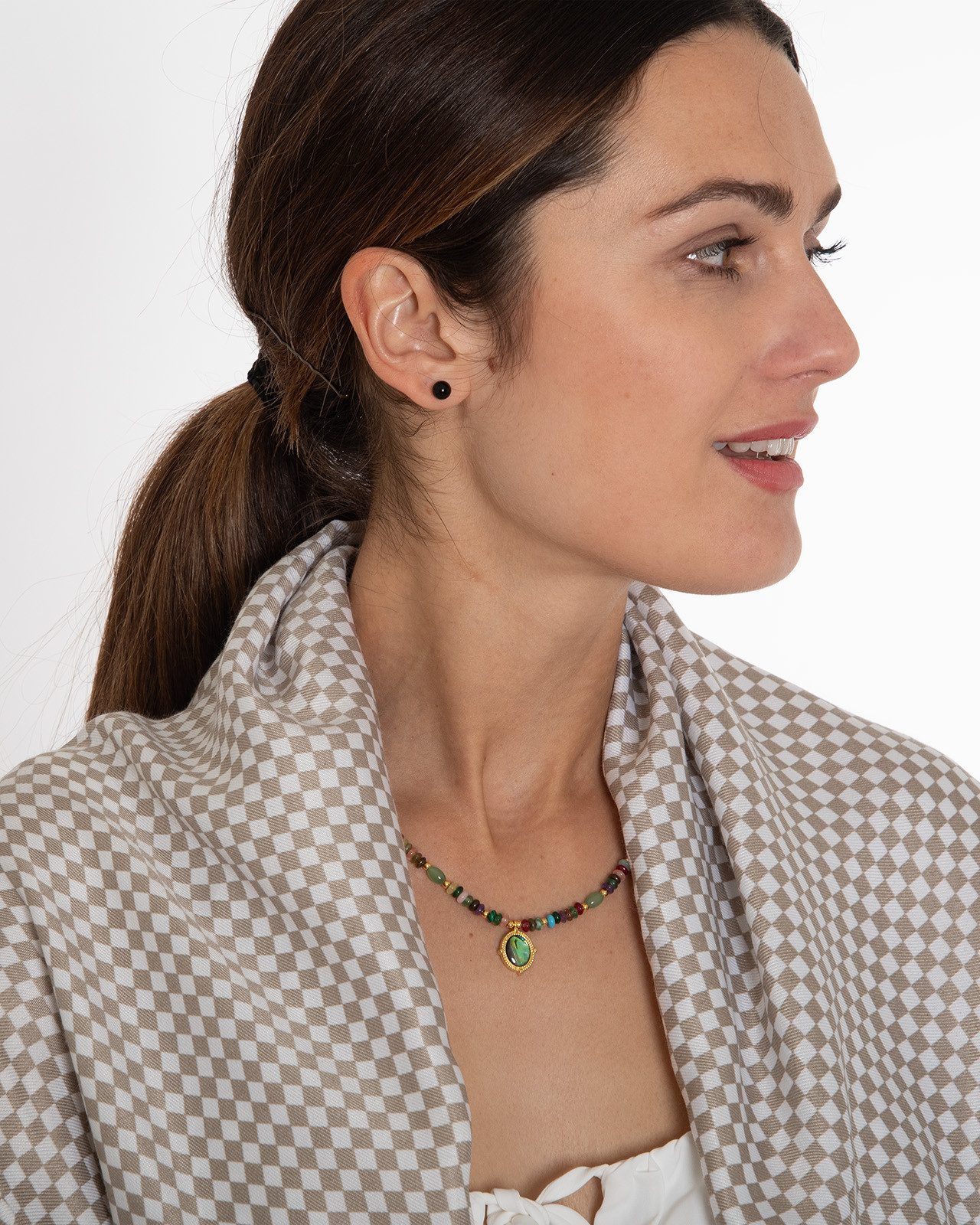 MayTree Collier Edelsteinkette mit Anhänger aus echter Abalone-Muschel (Stück, 1-tlg), Natursteine, mit 18K vergoldeter Verschlusskette