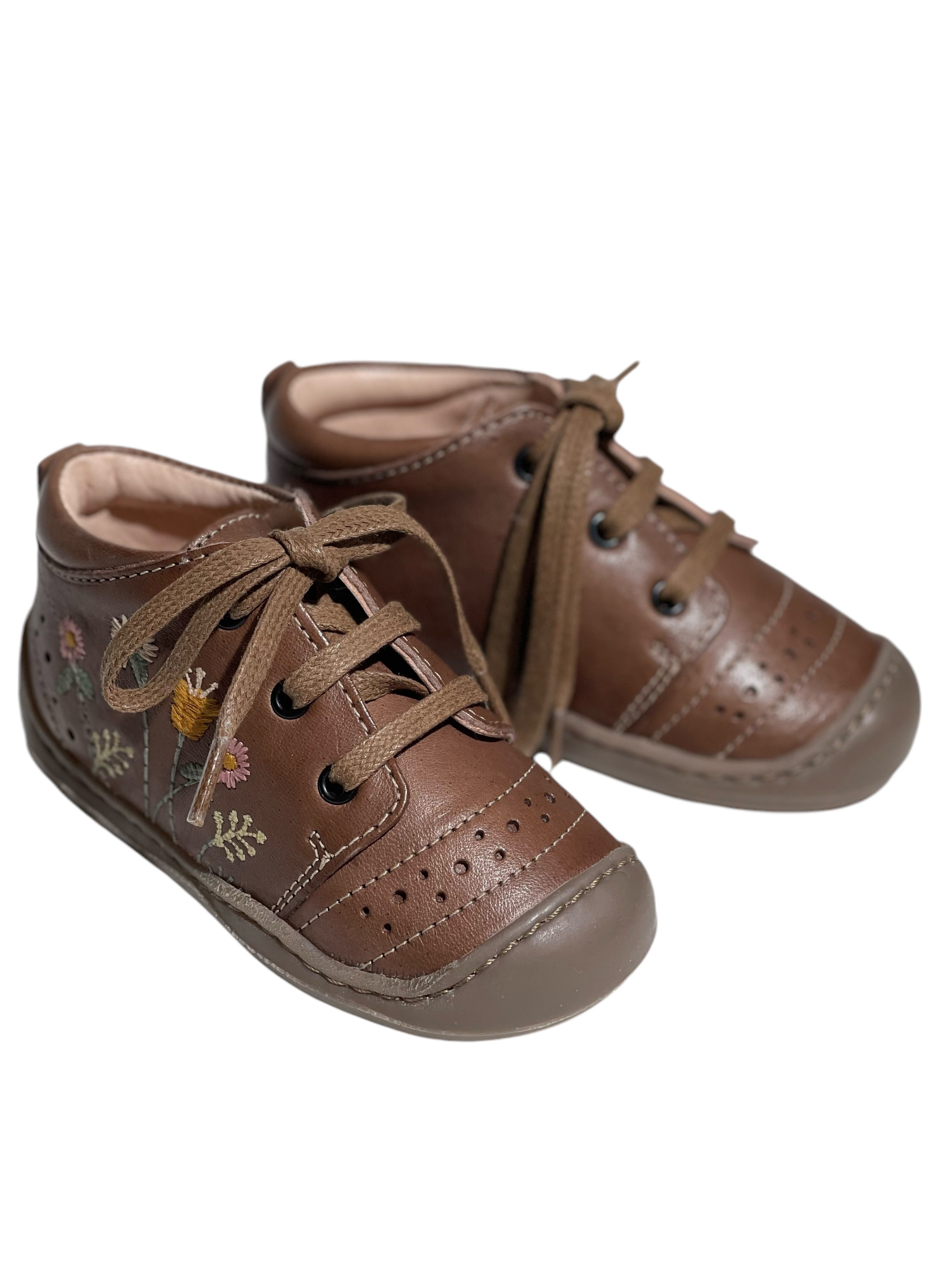 Anna und Paul FLORA Outdoorschuh (1-tlg) hochwertige vegetabil gegerbtes Leder